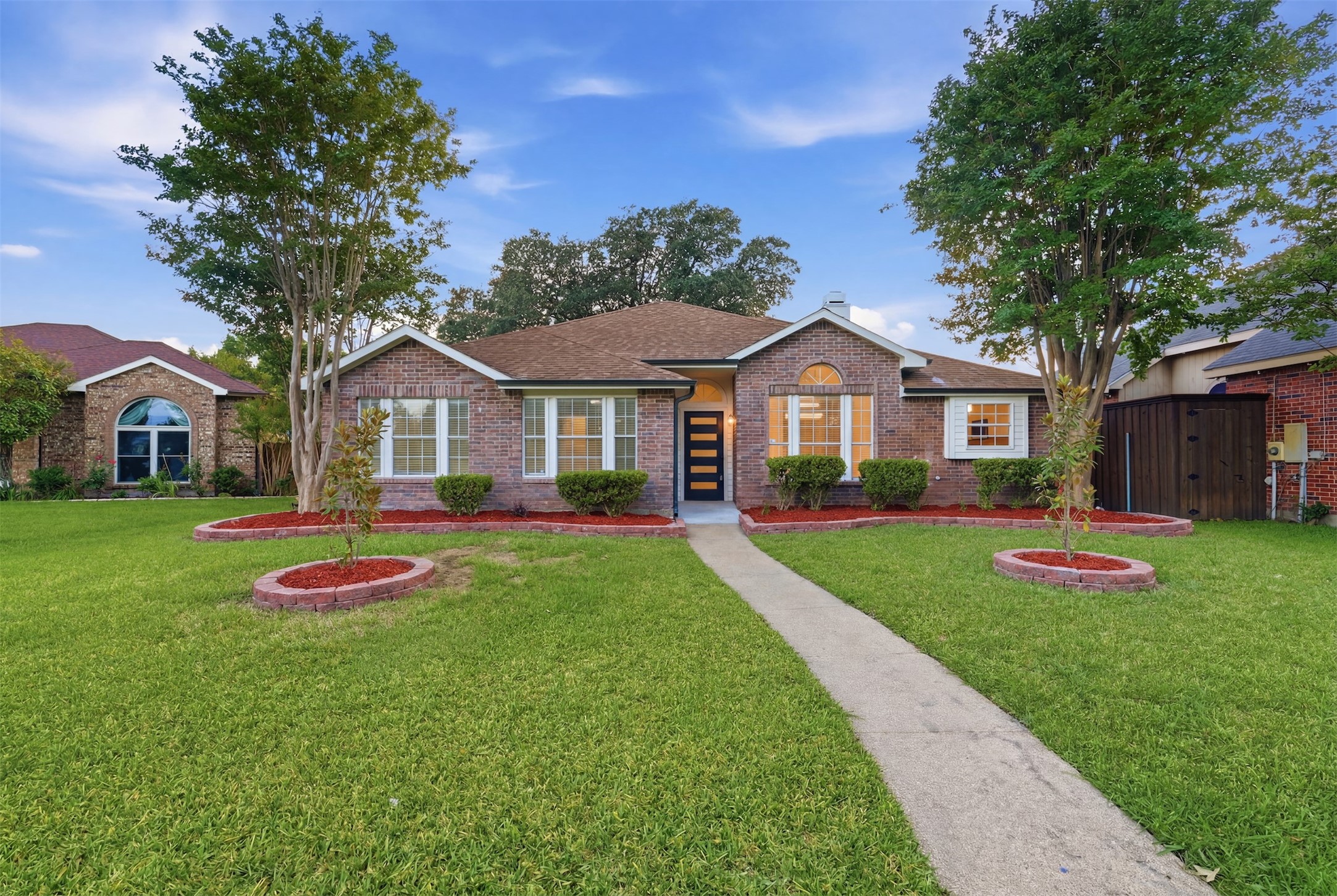 7034 Lo Chalmers Lane Garland TX 75043