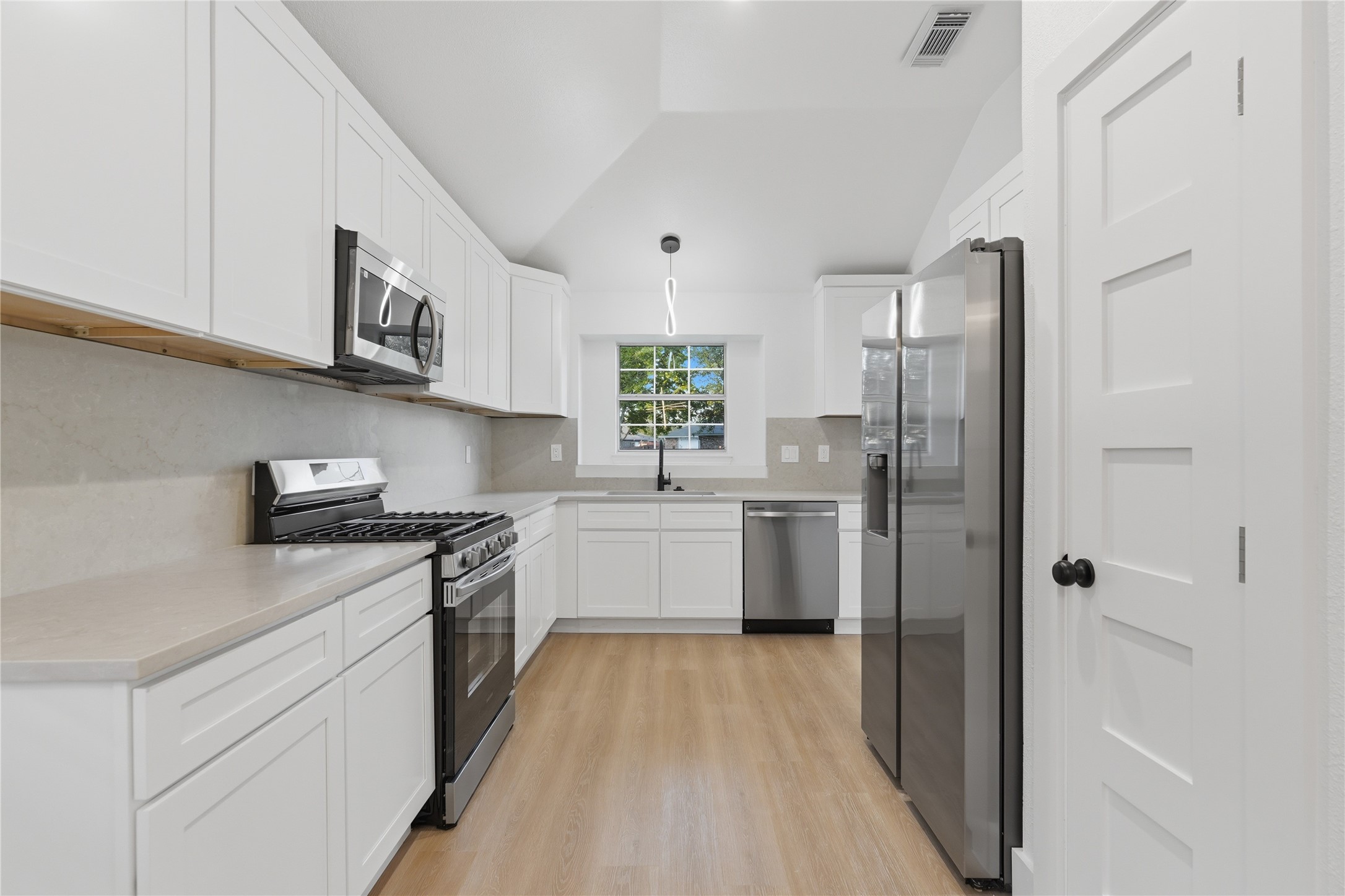 7034 Lo Chalmers Lane Garland TX 75043