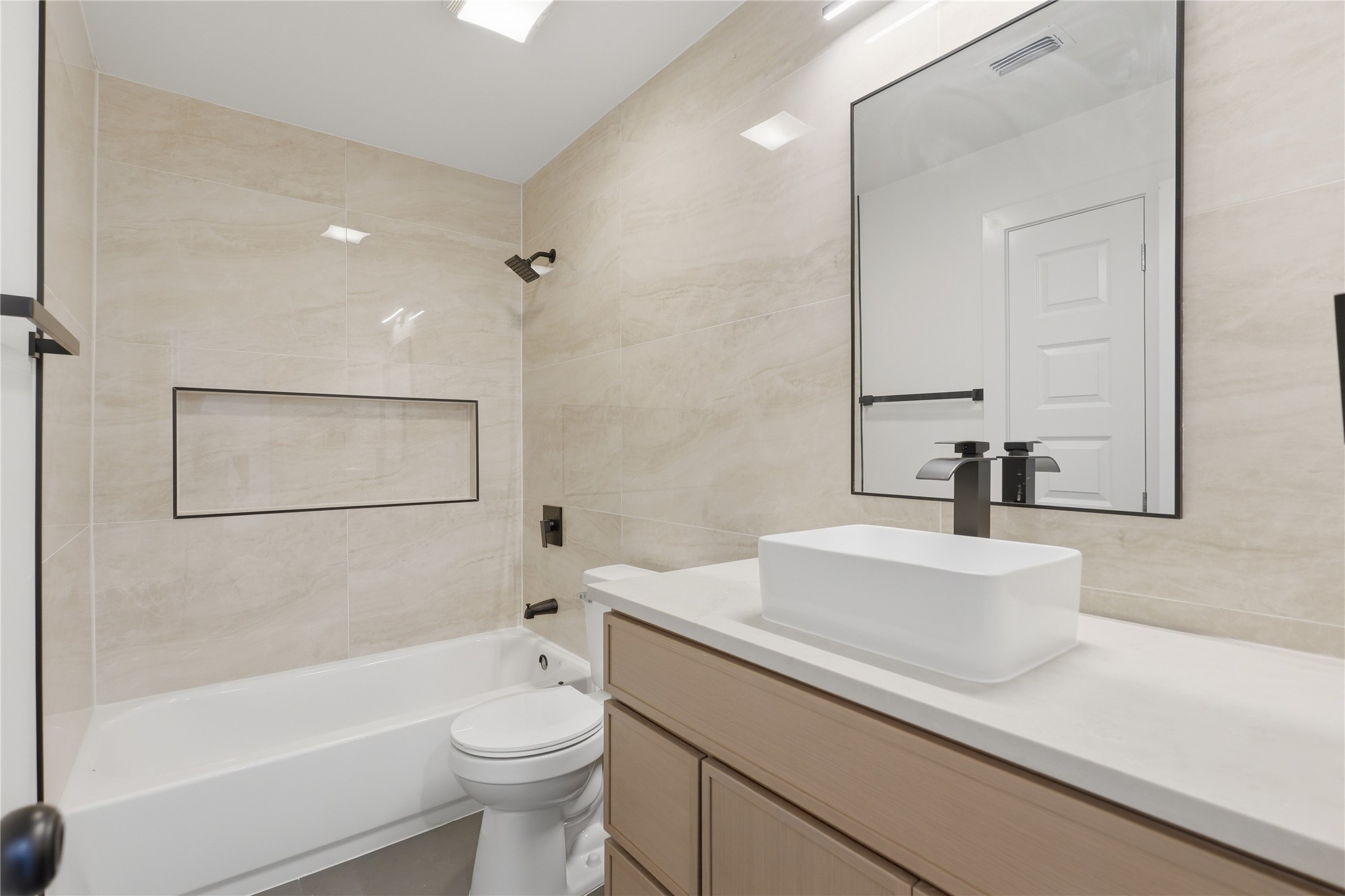 7034 Lo Chalmers Lane Garland TX 75043