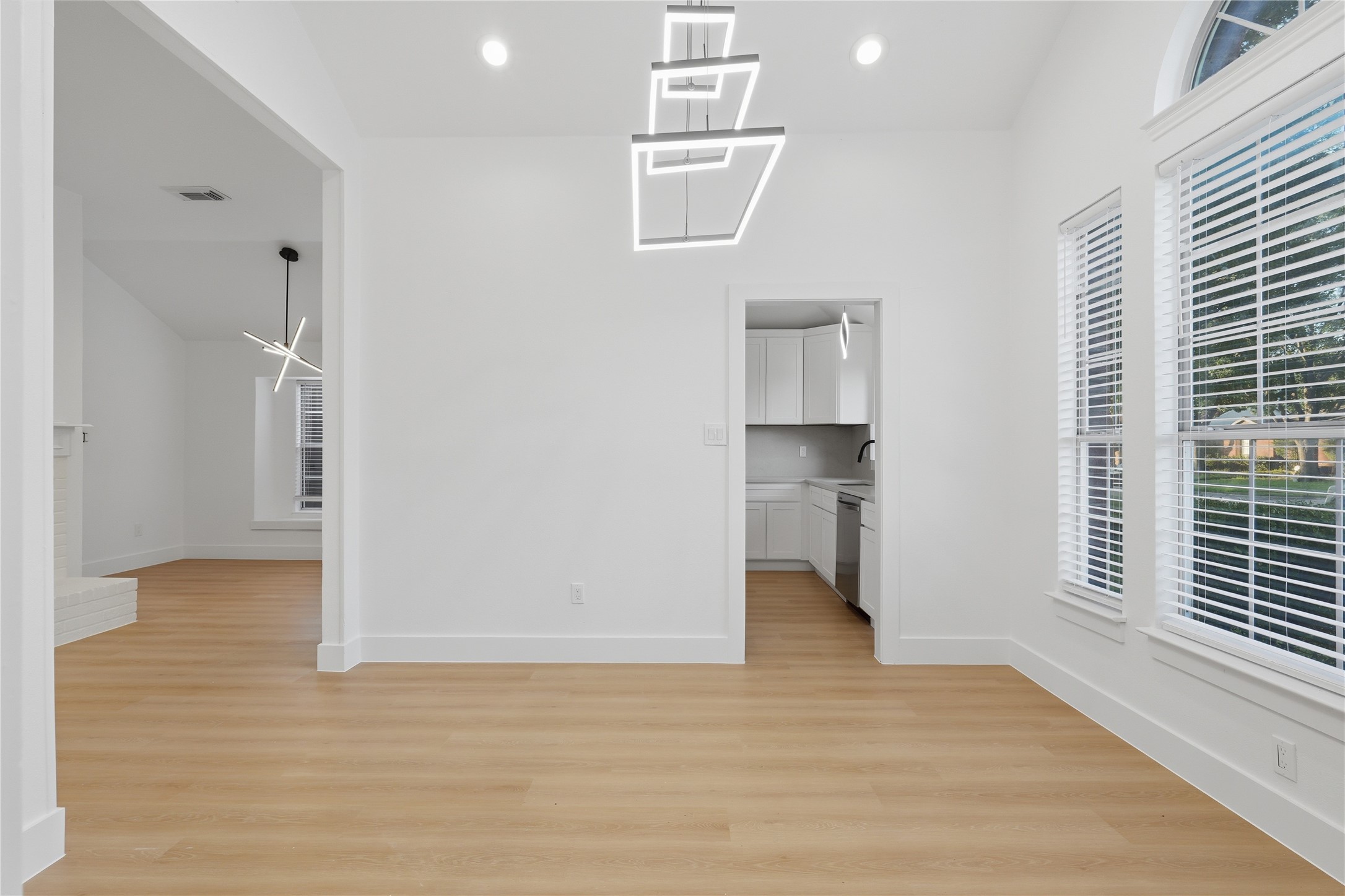 7034 Lo Chalmers Lane Garland TX 75043
