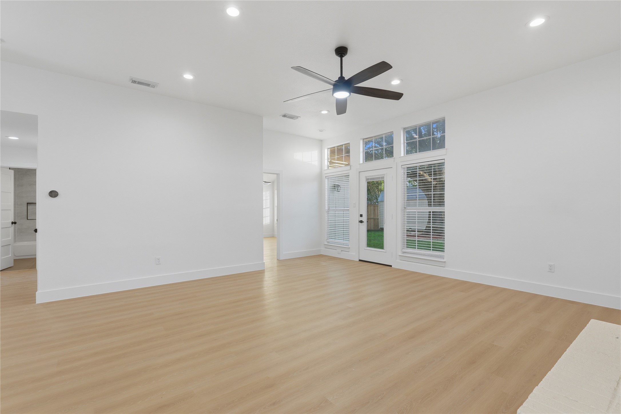 7034 Lo Chalmers Lane Garland TX 75043