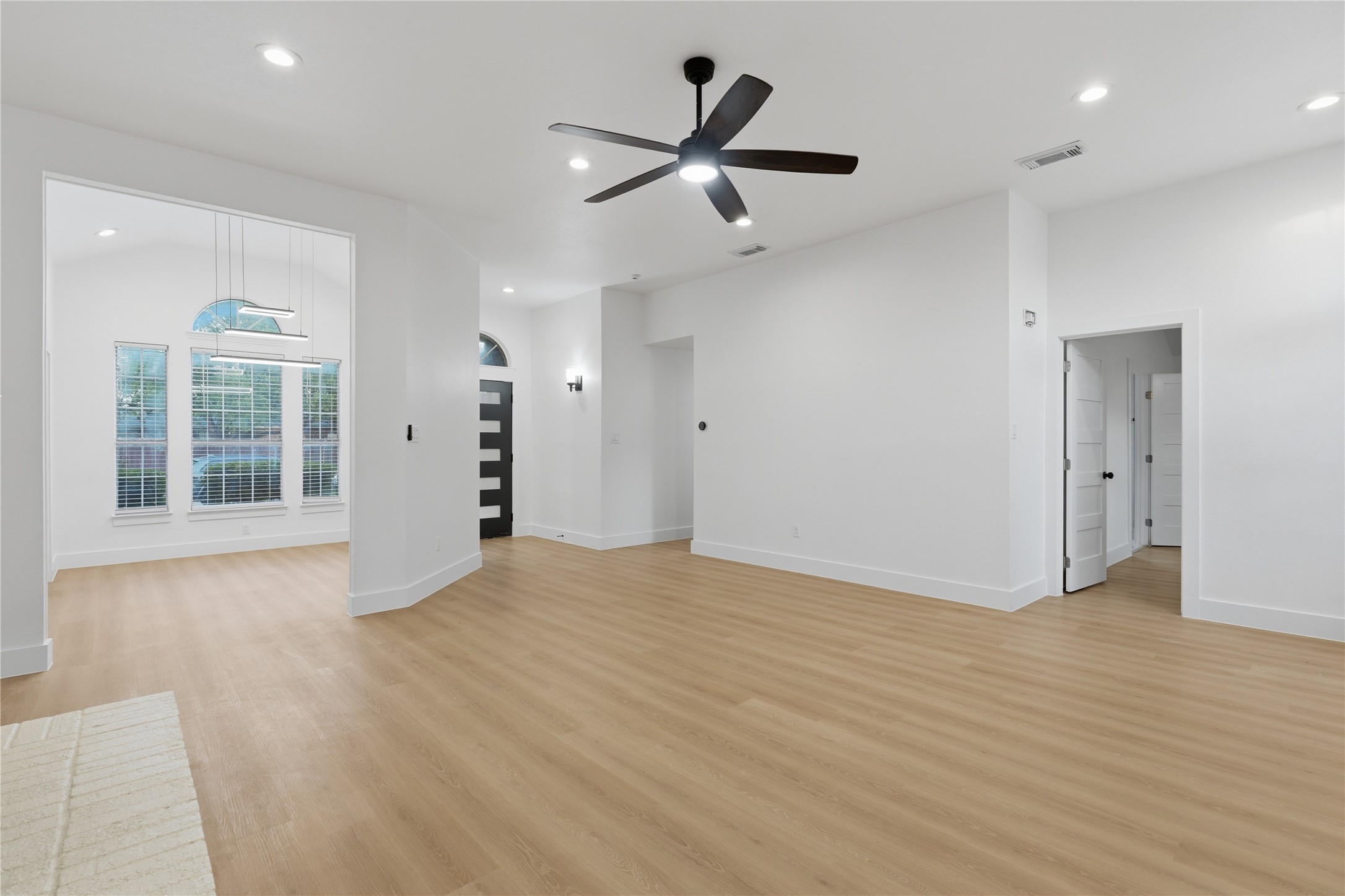7034 Lo Chalmers Lane Garland TX 75043