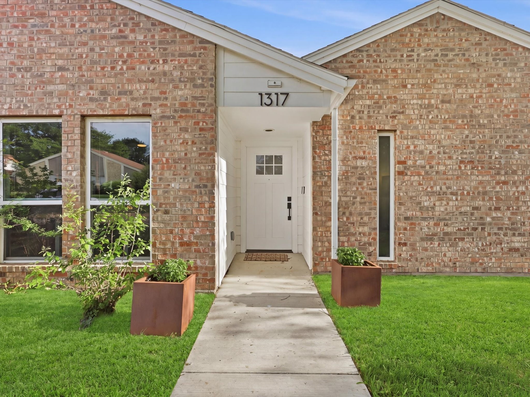 1317 Lark Lane Lewisville TX 75077