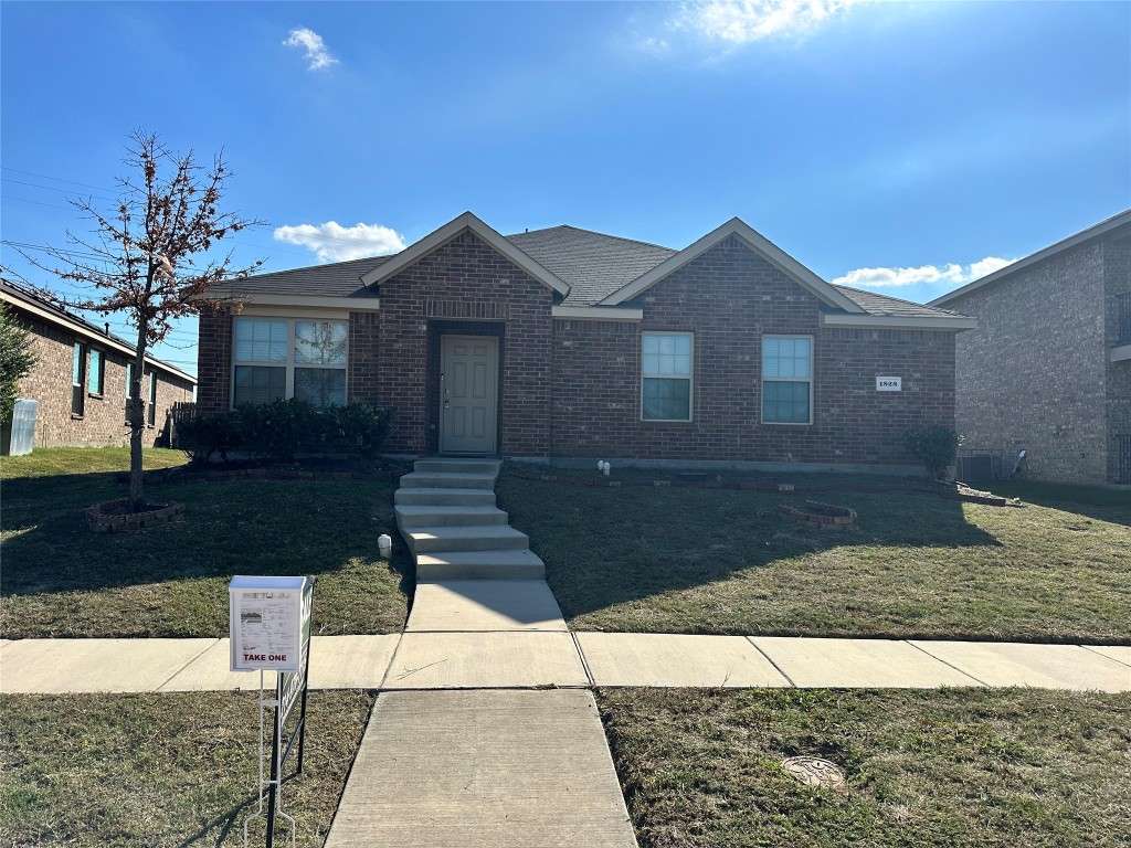 1828 Pioneer Way Lancaster TX 75146