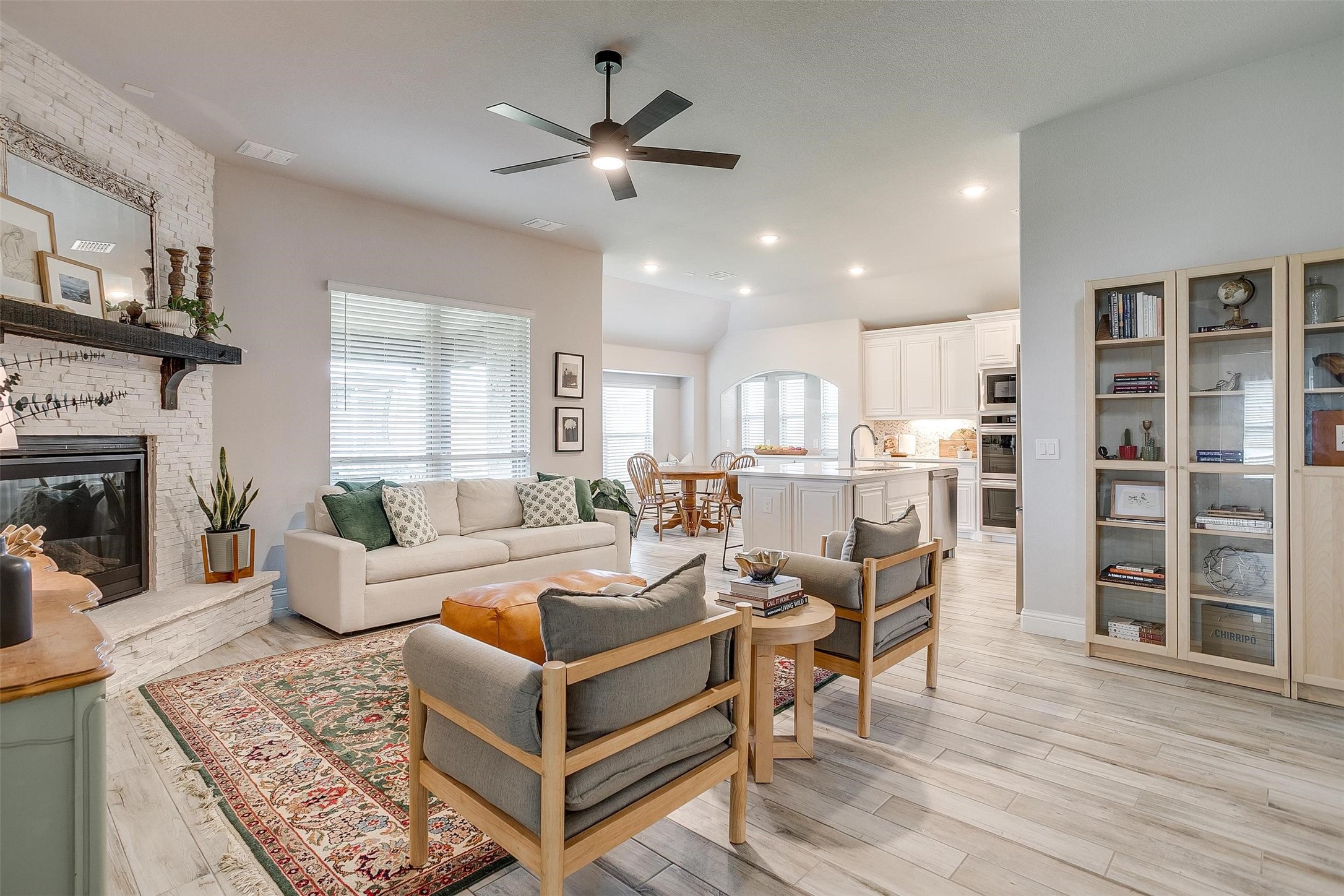 2005 Flora Lane Desoto TX 75115