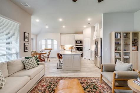 2005 Flora Lane Desoto TX 75115