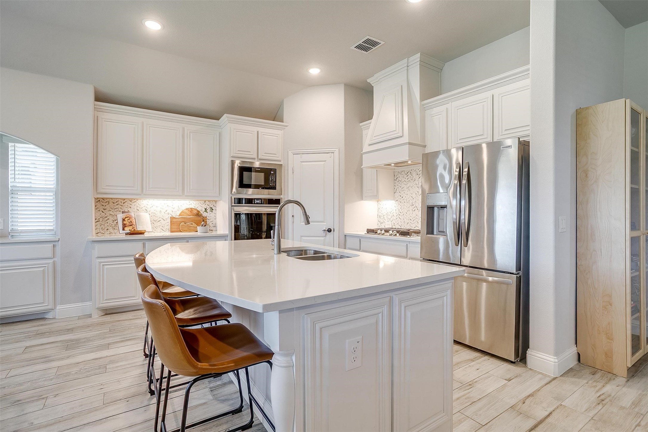 2005 Flora Lane Desoto TX 75115