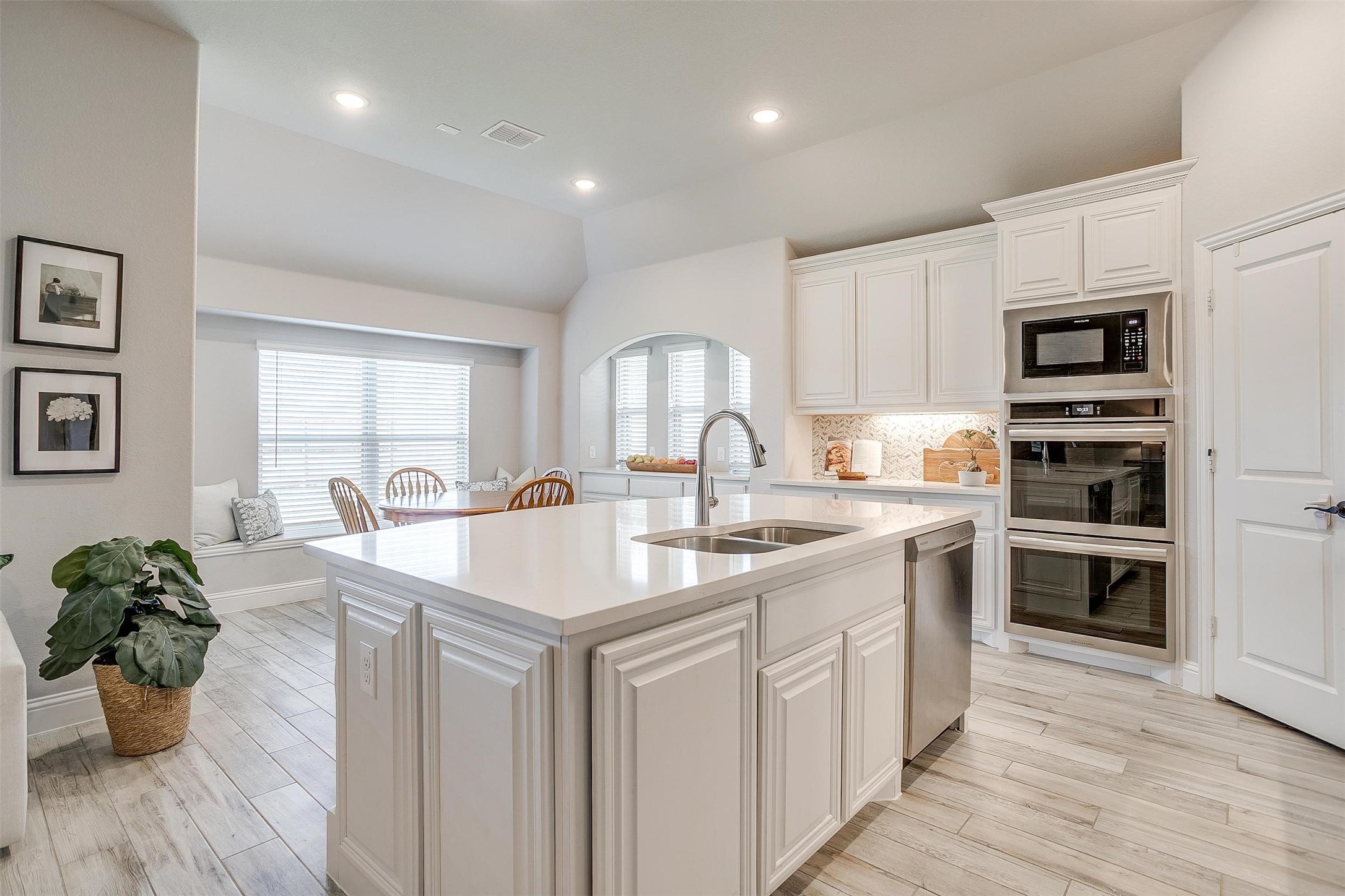 2005 Flora Lane Desoto TX 75115