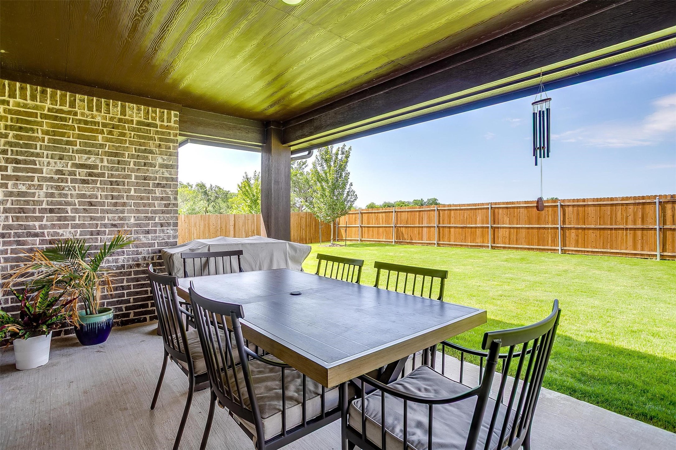 2005 Flora Lane Desoto TX 75115