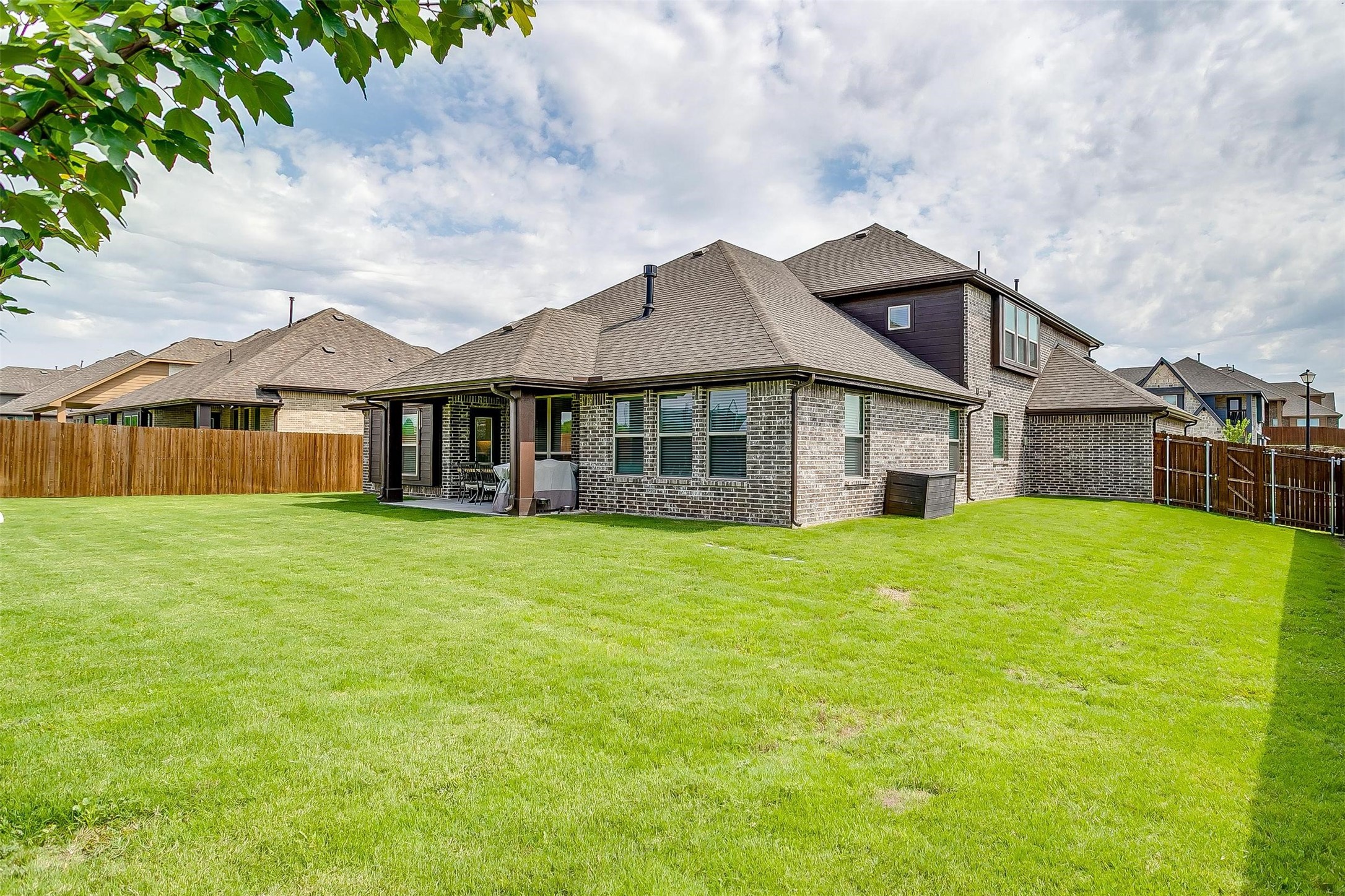 2005 Flora Lane Desoto TX 75115