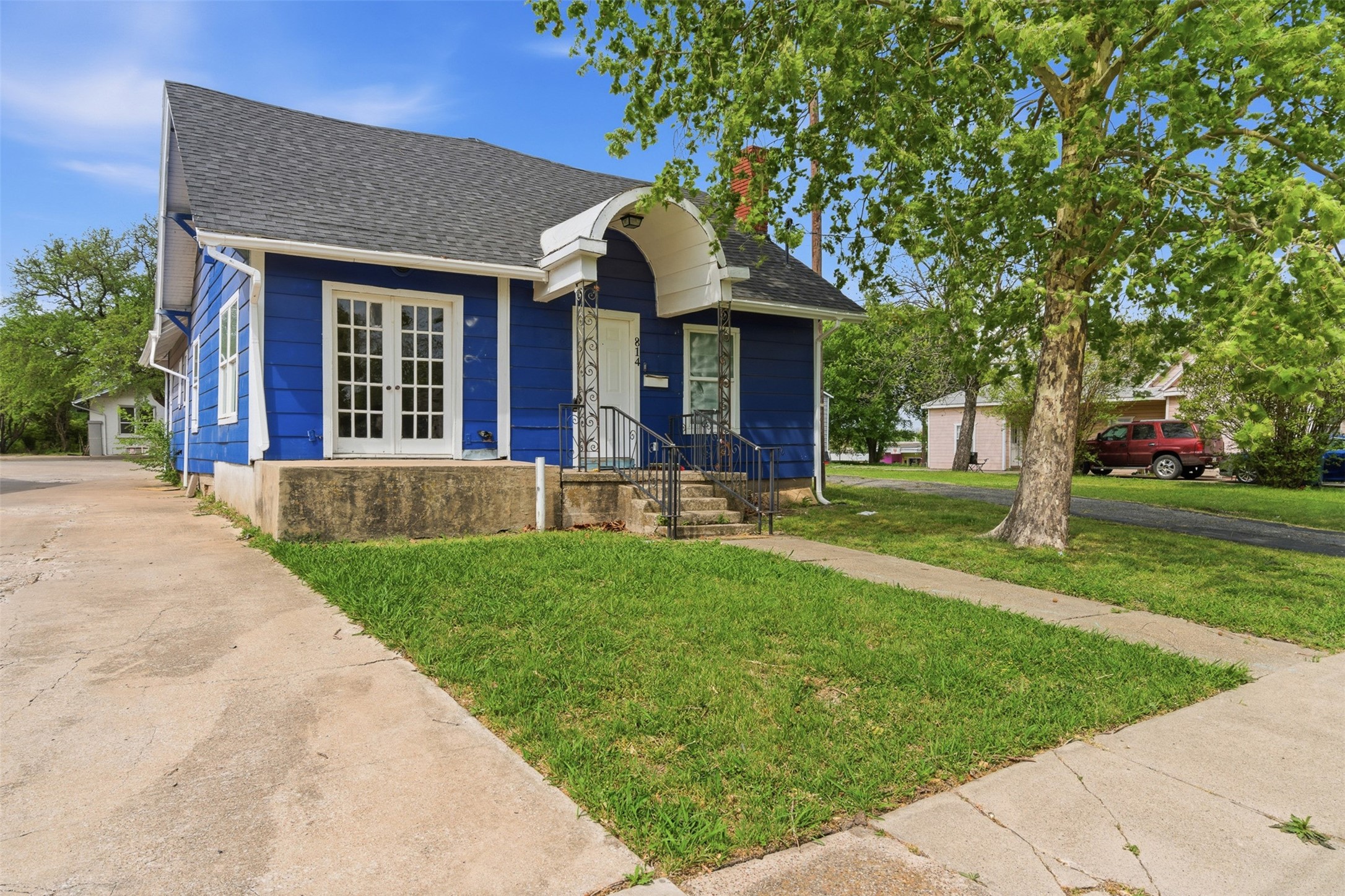 814 N Walnut Street Sherman TX 75090