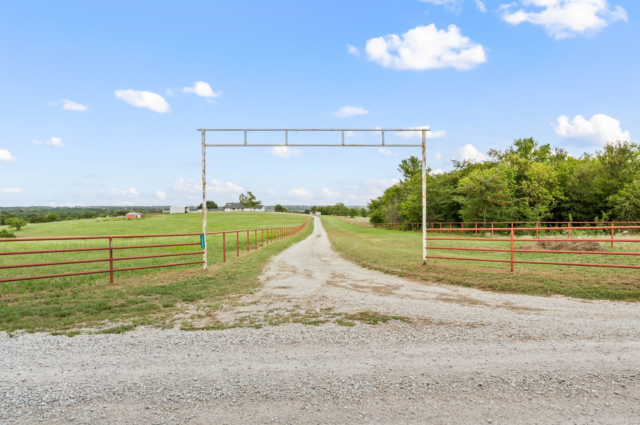 10902 Clear Creek Road W Sanger TX 76266