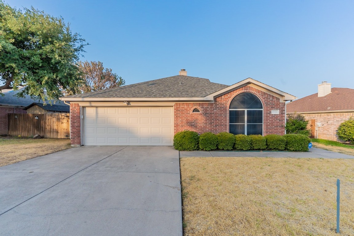 5534 Alta Verde Circle Arlington TX 76017