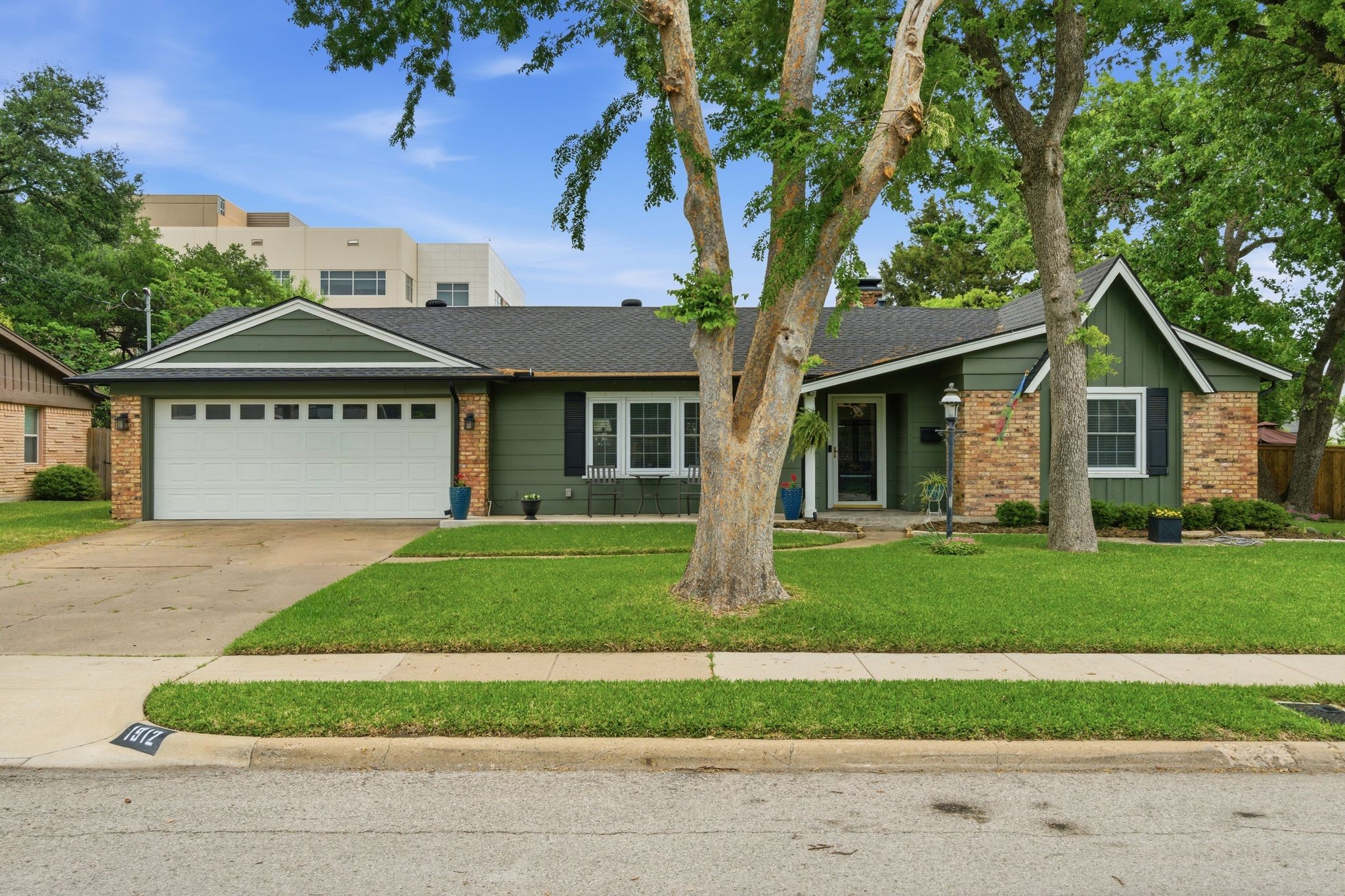 1912 Sunnybrook Drive Irving TX 75061