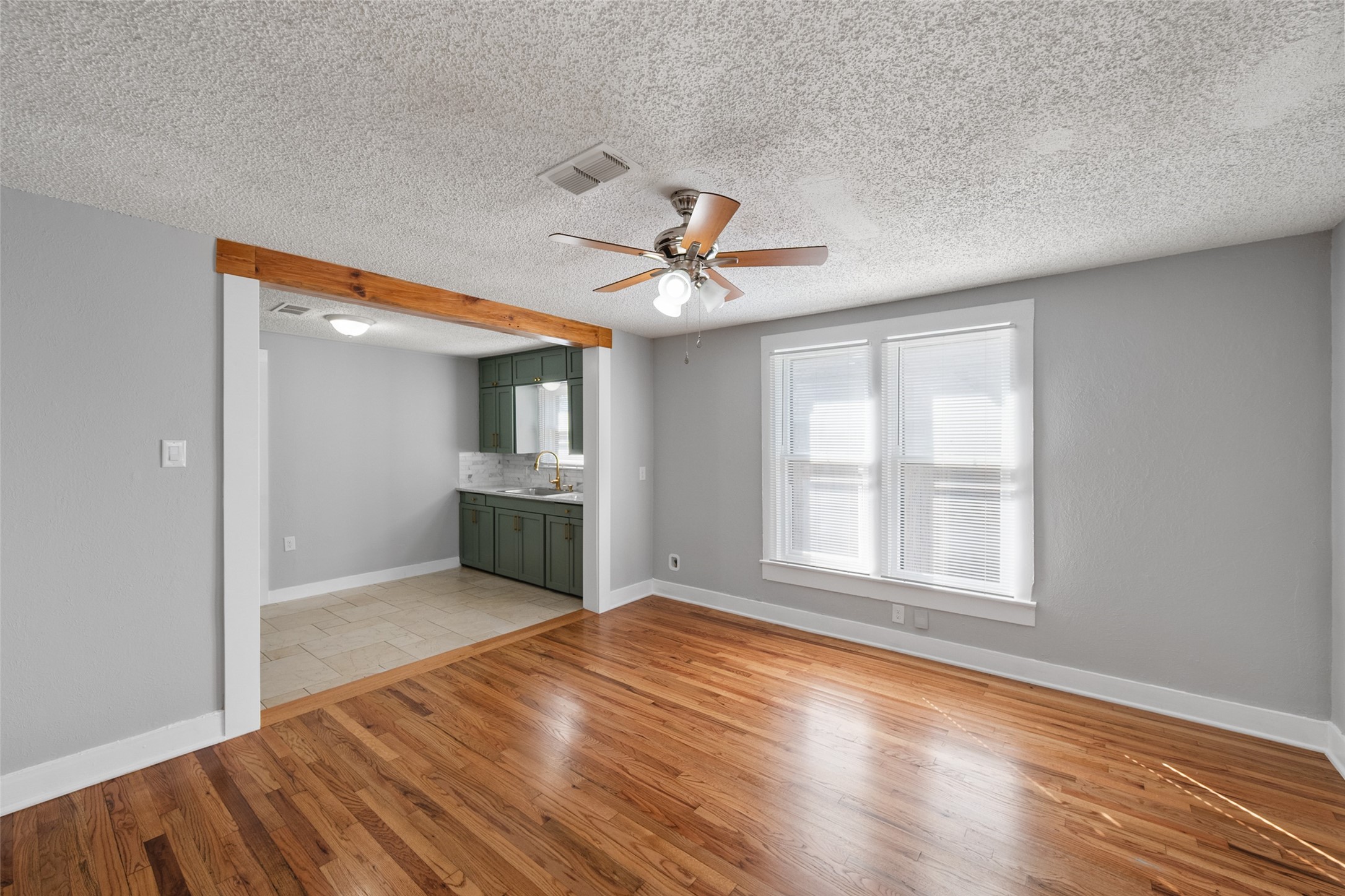 2724 E 12th Street Fort Worth TX 76111