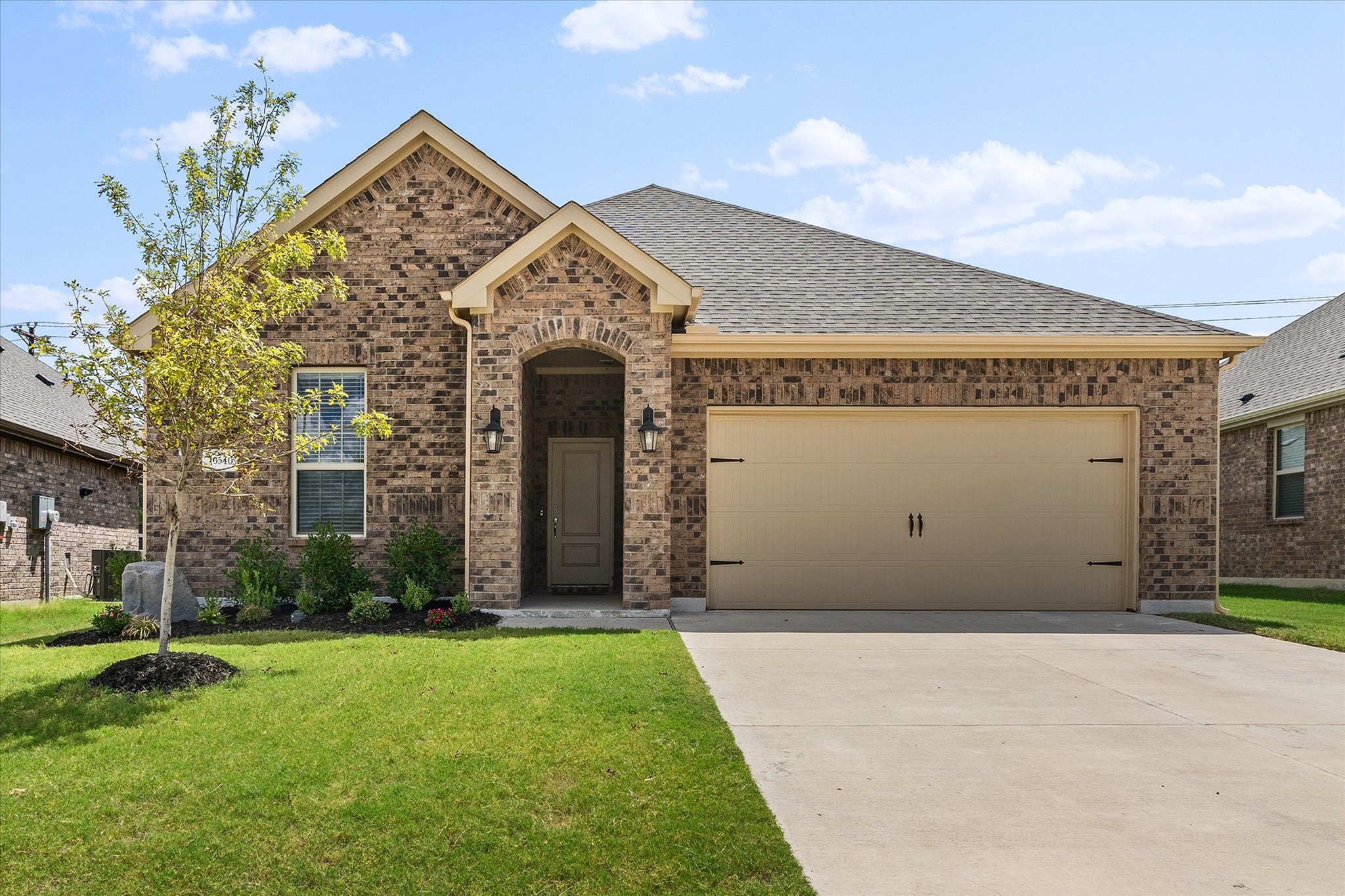 10540 Fountain Gate Street Aubrey TX 76227