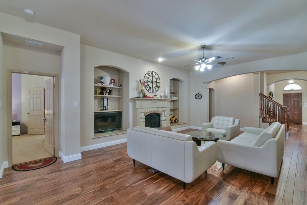 2705 Fox Creek Trail Arlington TX 76017