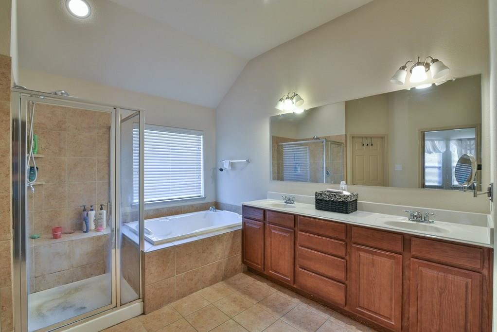 2705 Fox Creek Trail Arlington TX 76017