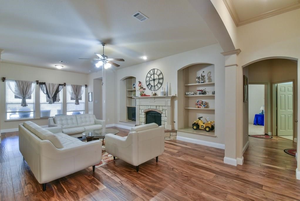 2705 Fox Creek Trail Arlington TX 76017