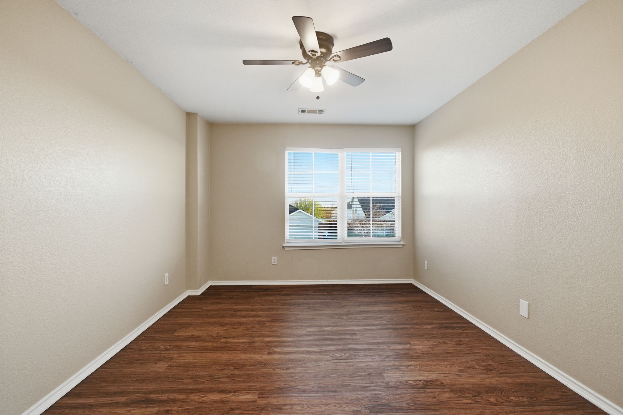 111 Maned Drive Sanger TX 76266