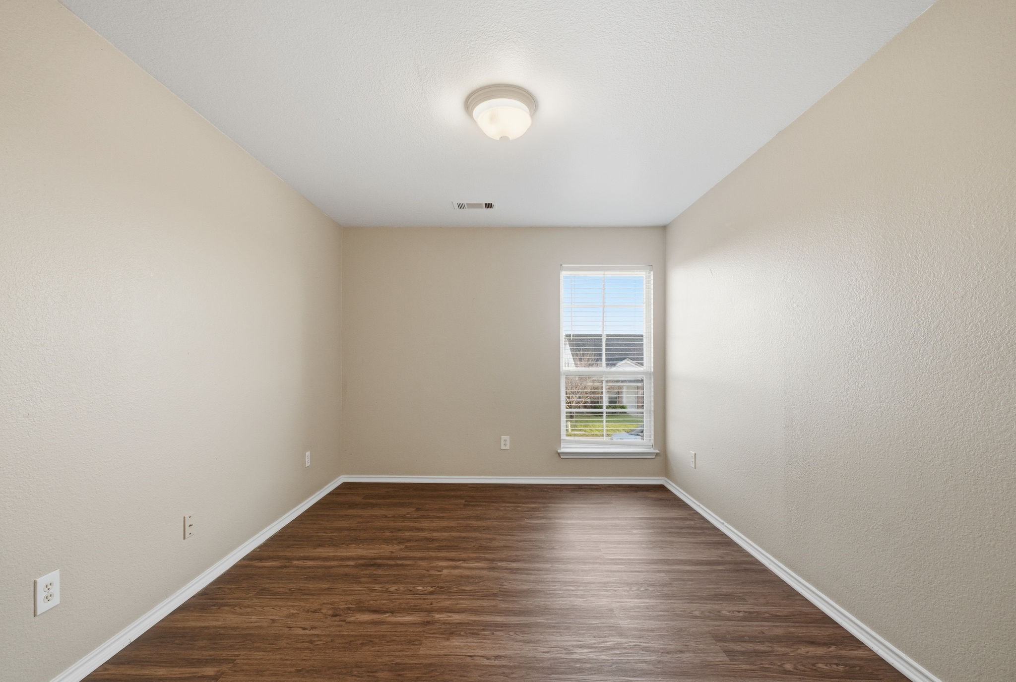 111 Maned Drive Sanger TX 76266