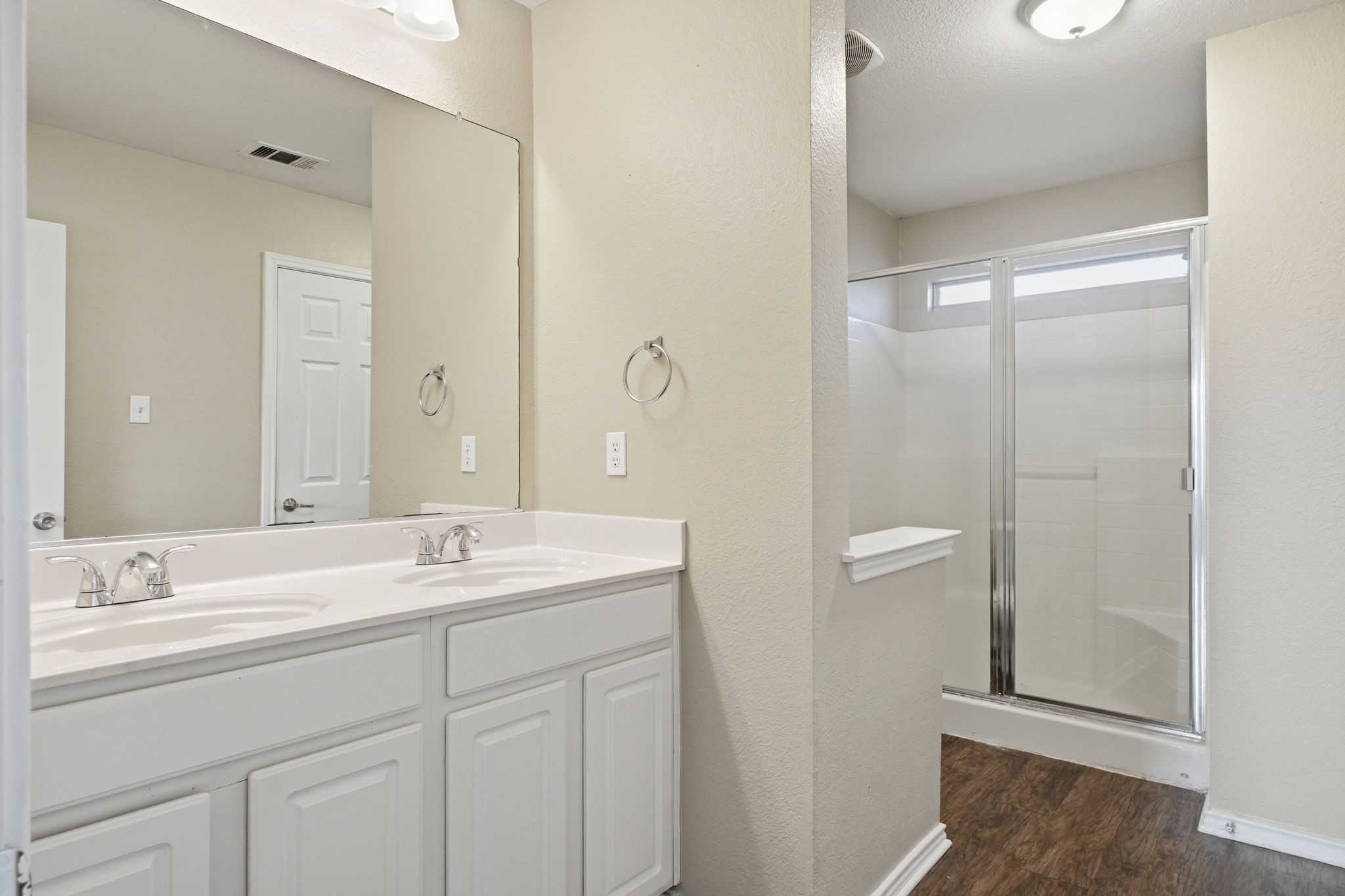 111 Maned Drive Sanger TX 76266