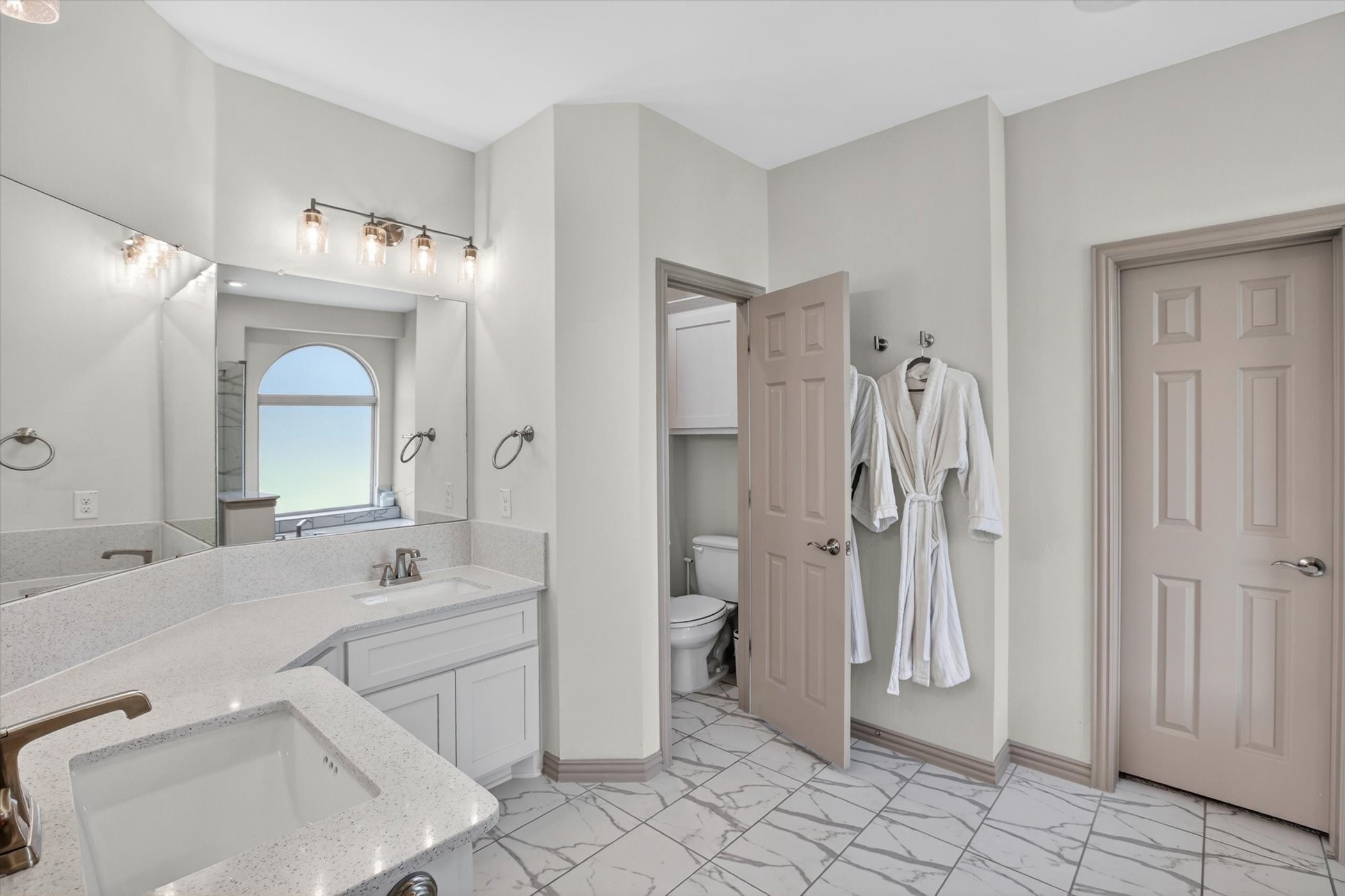 370 Cheyenne Mountain Drive Ovilla TX 75154
