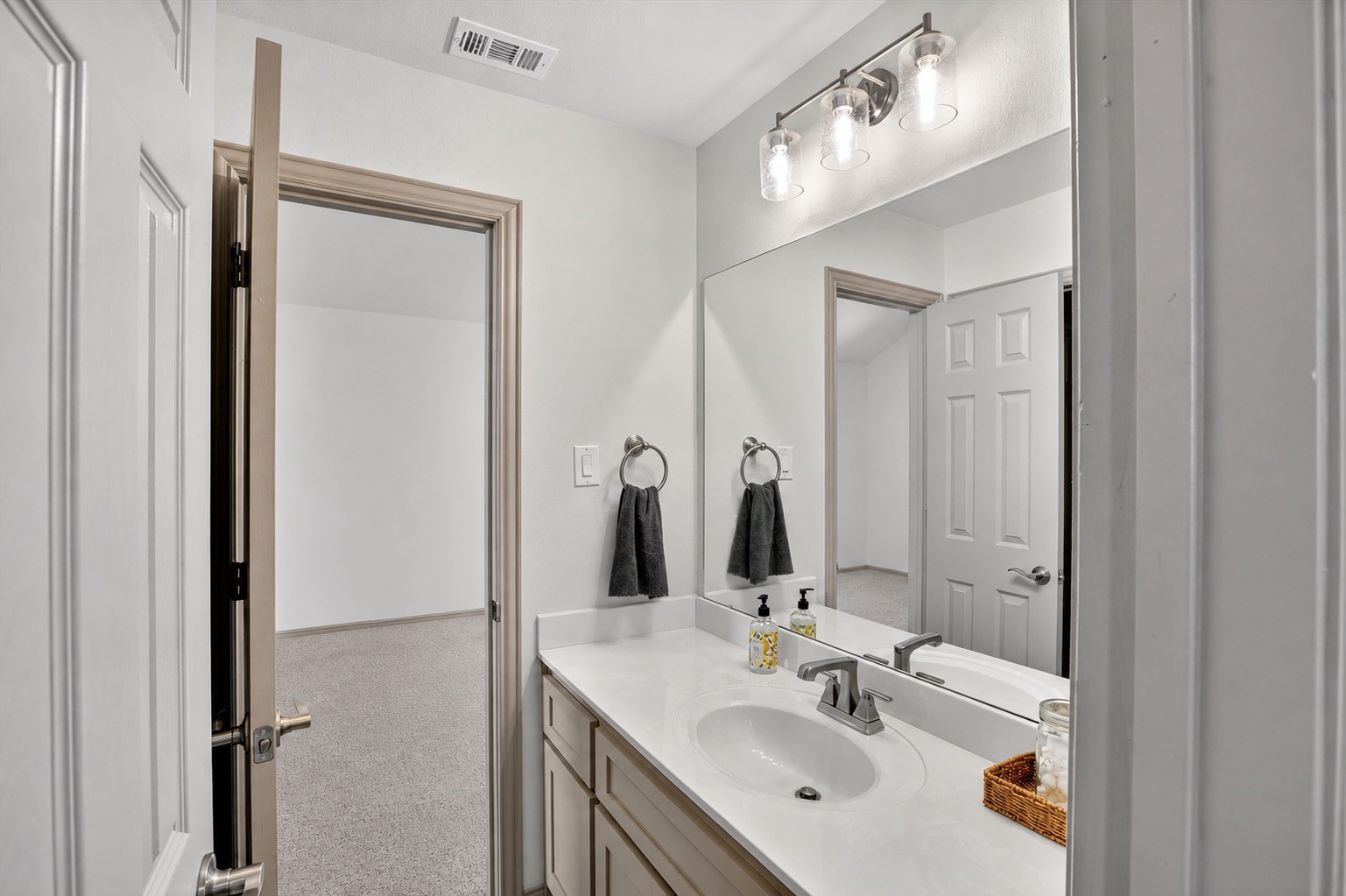 370 Cheyenne Mountain Drive Ovilla TX 75154