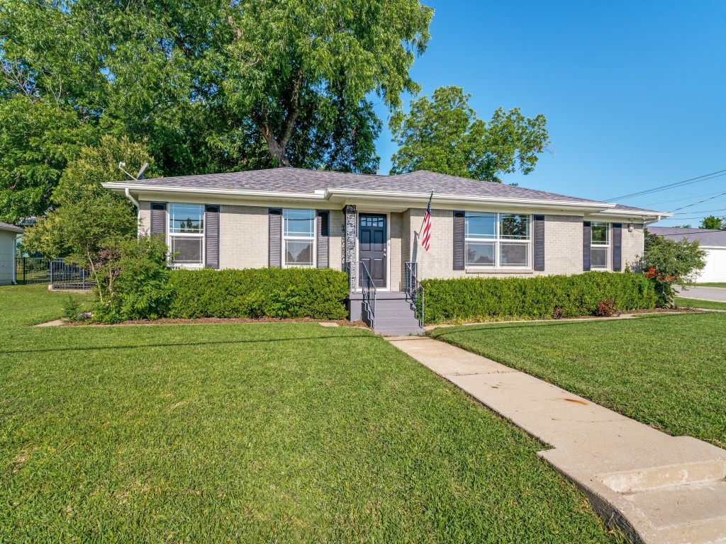 102 S Clark Street Rockwall TX 75087
