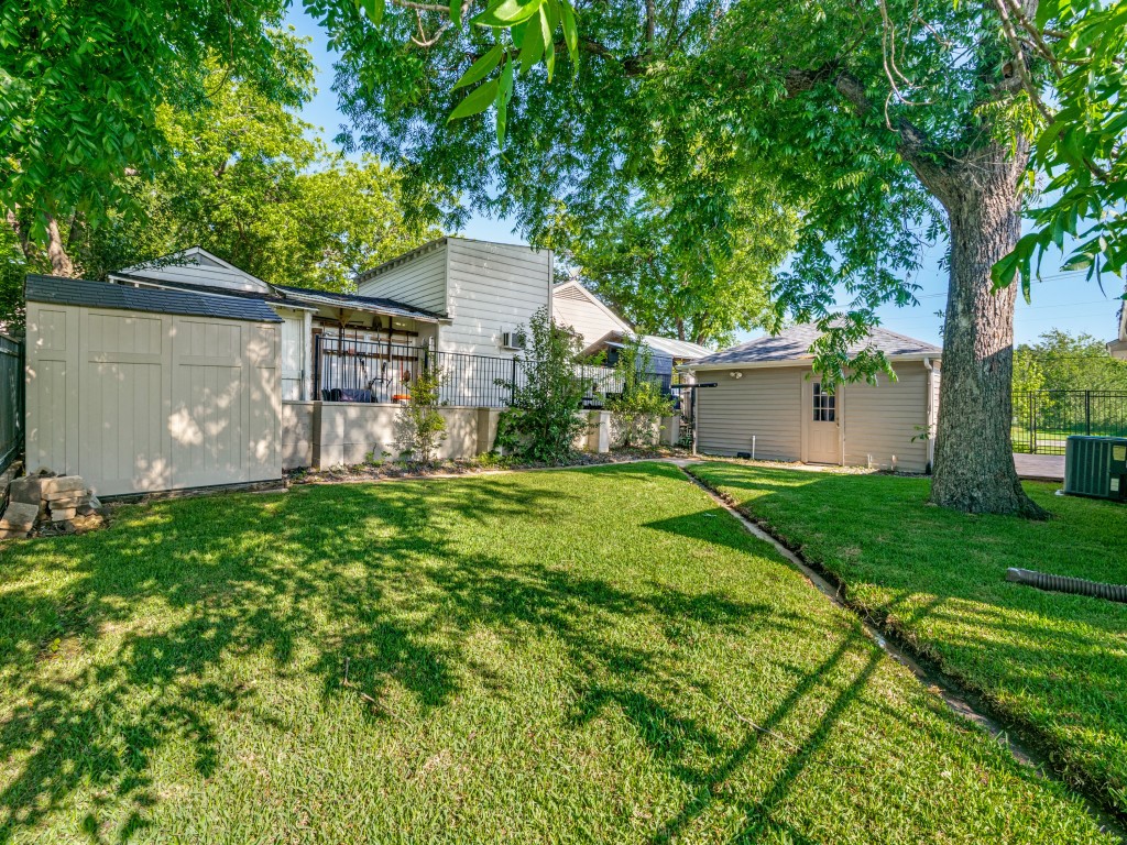 102 S Clark Street Rockwall TX 75087