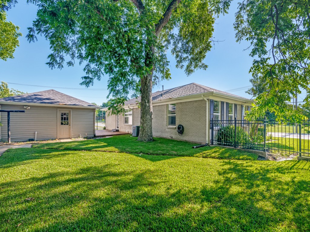 102 S Clark Street Rockwall TX 75087