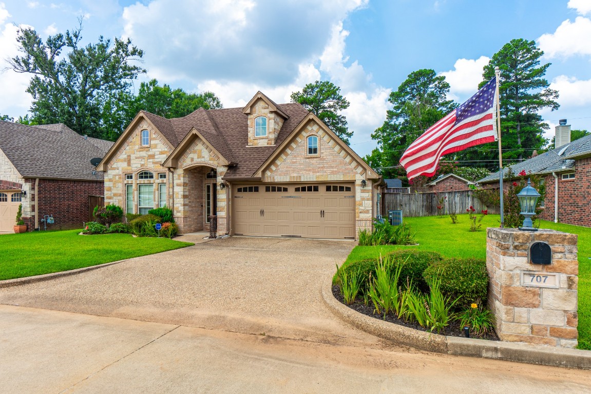 707 Cove Place Longview TX 75604