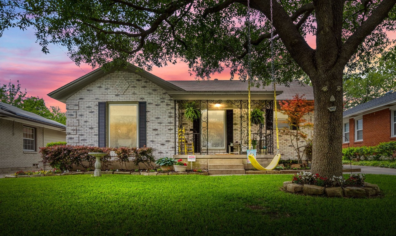 2614 W 10th Street Dallas TX 75211