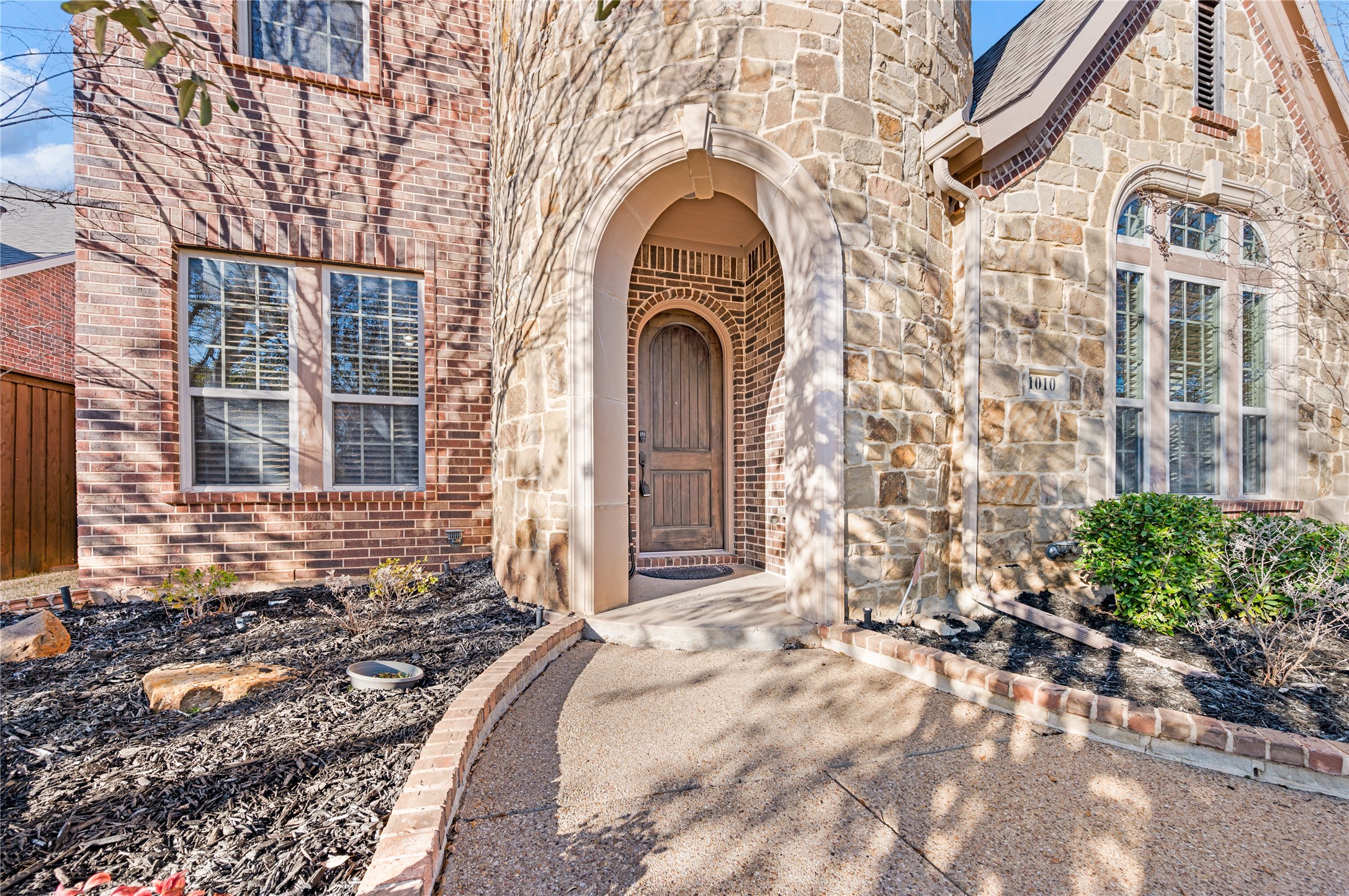 1010 Lost Valley Drive Euless TX 76039