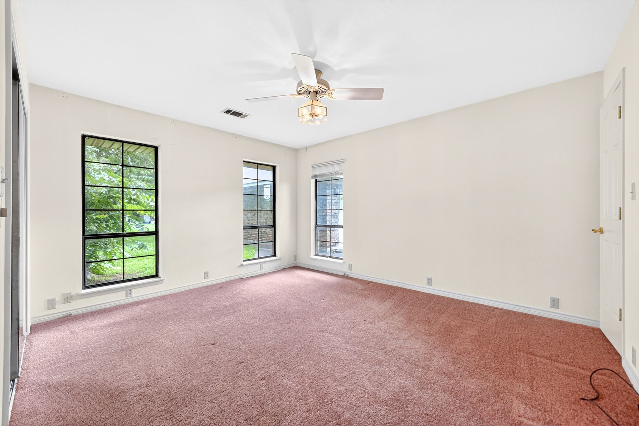 108 Heatherstone Circle Kaufman TX 75142