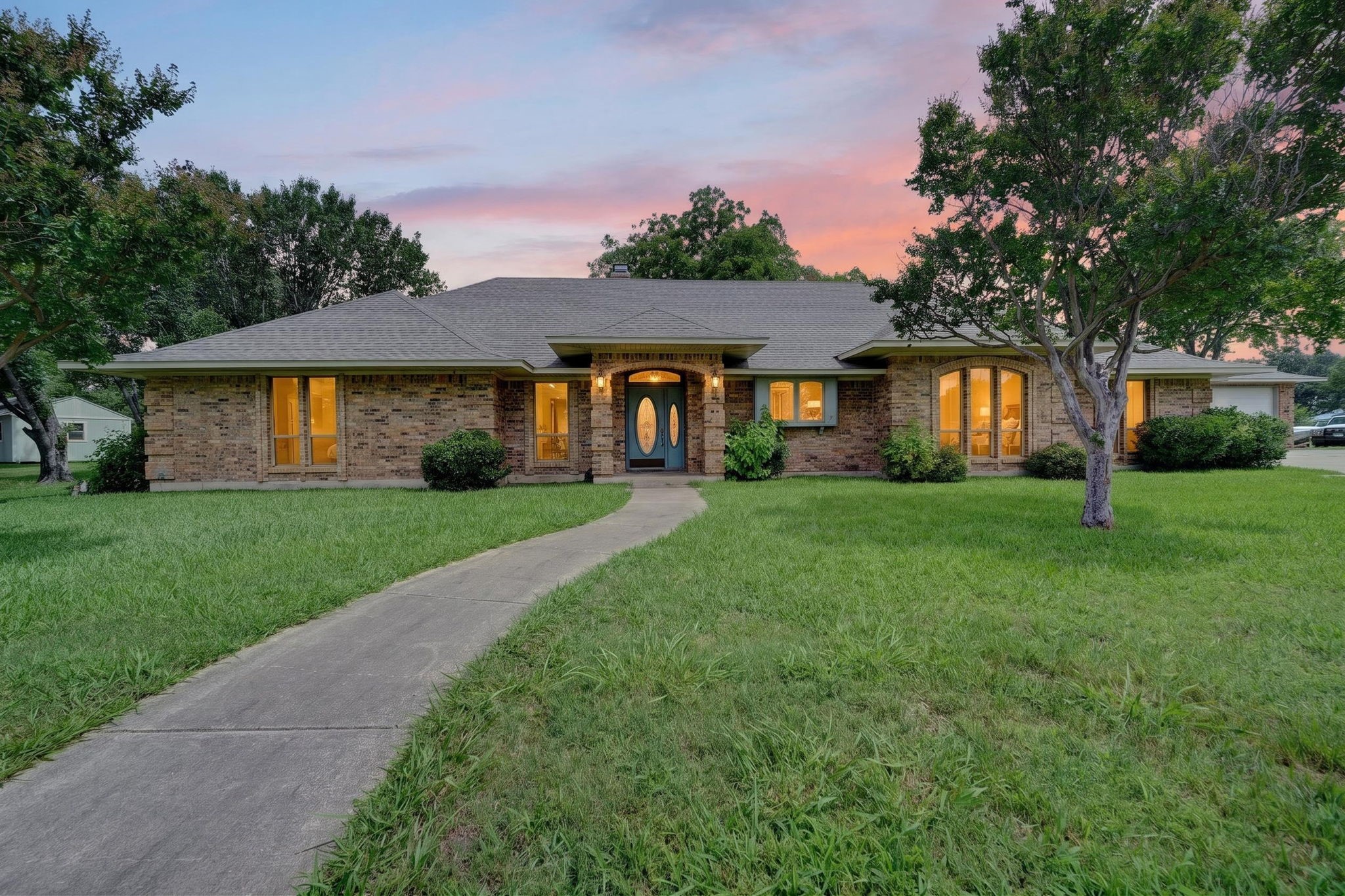108 Heatherstone Circle Kaufman TX 75142