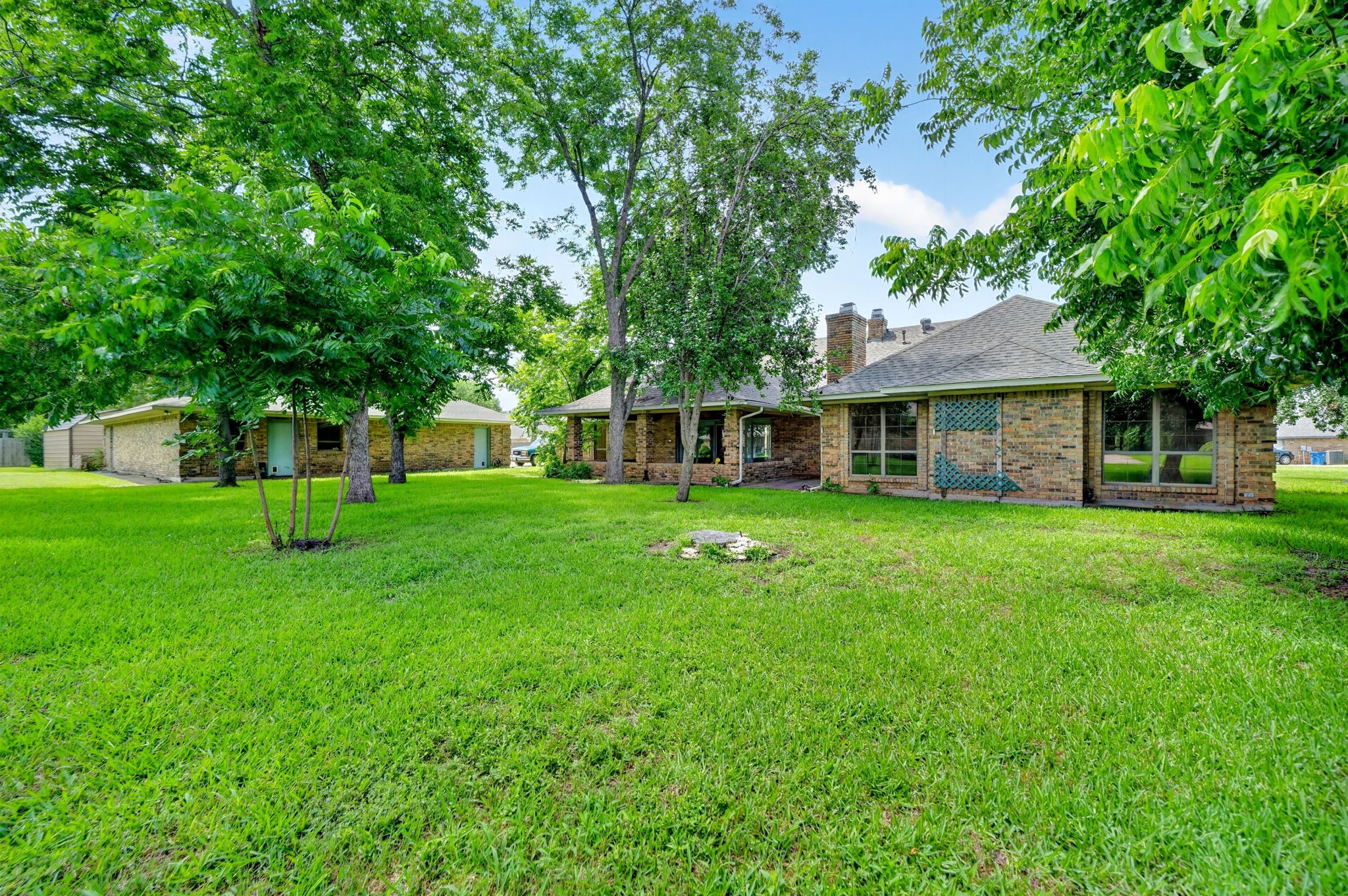108 Heatherstone Circle Kaufman TX 75142