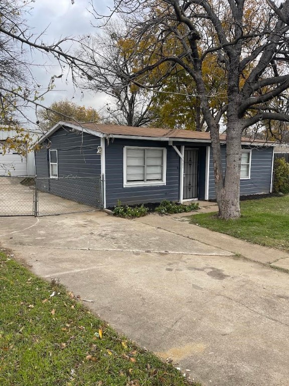 3901 Fairlane Avenue Fort Worth TX 76119