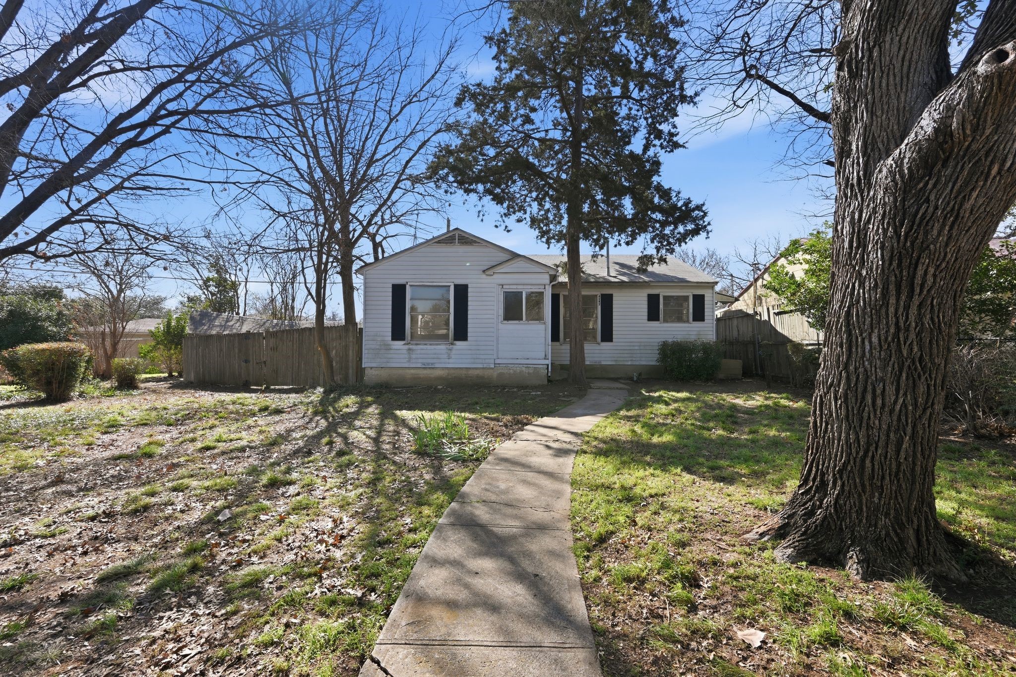 4242 Aero Drive Dallas TX 75209