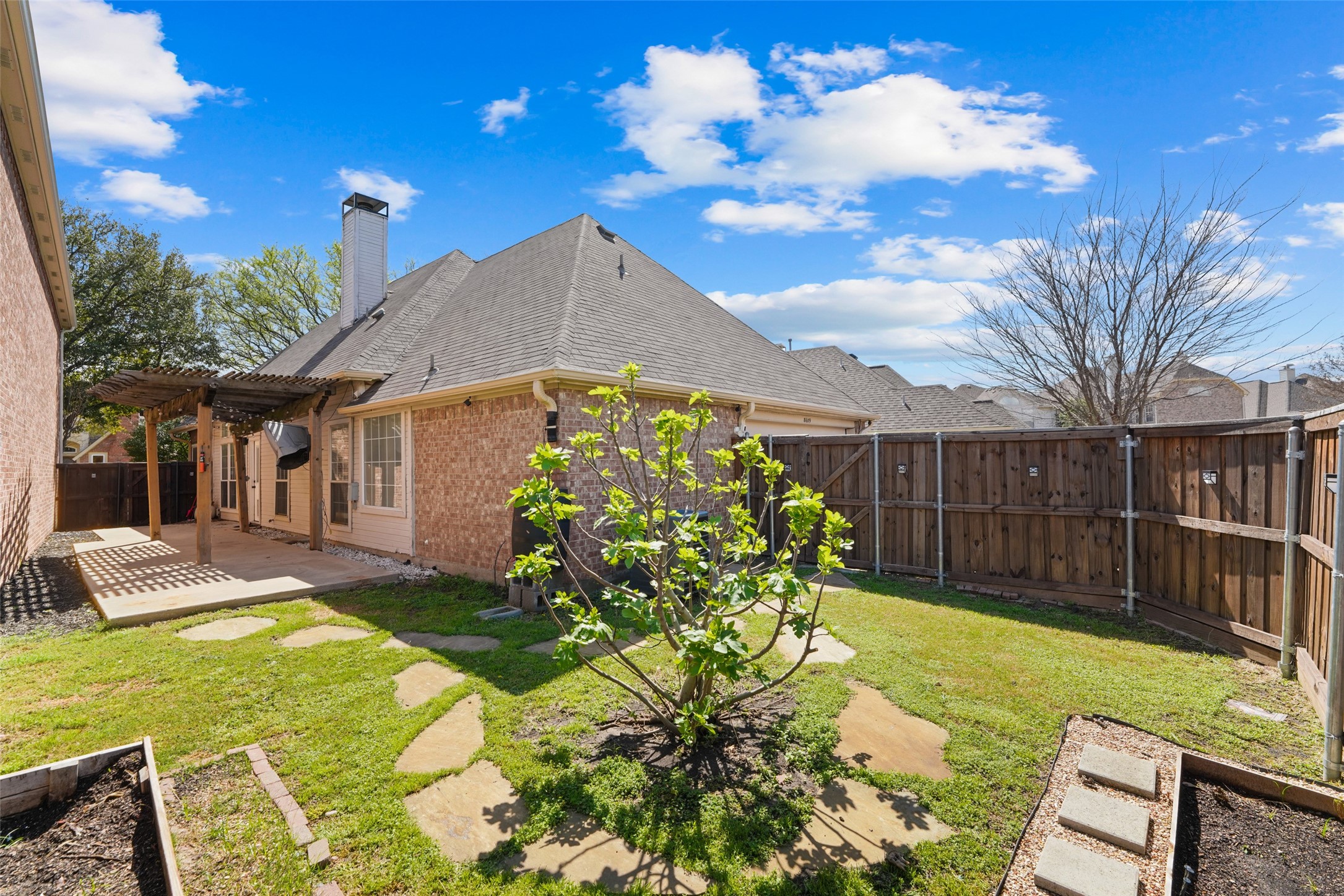 8609 Old Oak Drive Irving TX 75063