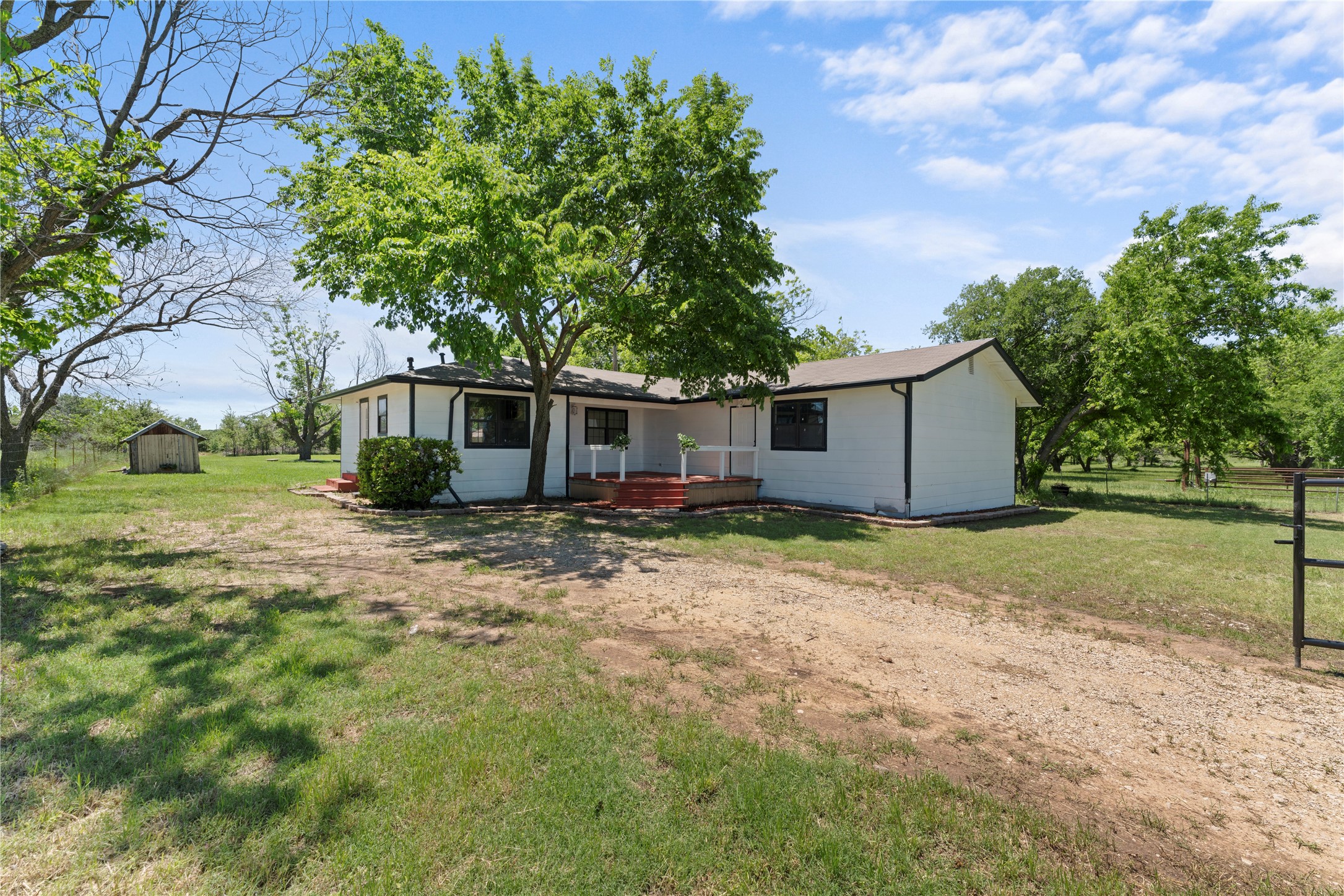 3055 W Highway 199 Springtown TX 76082