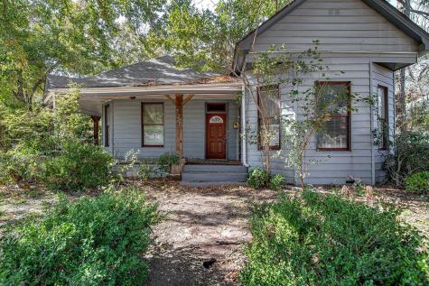735 N Robinson Street Cleburne TX 76031