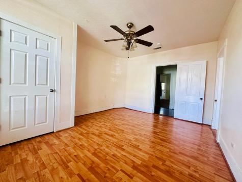 735 N Robinson Street Cleburne TX 76031
