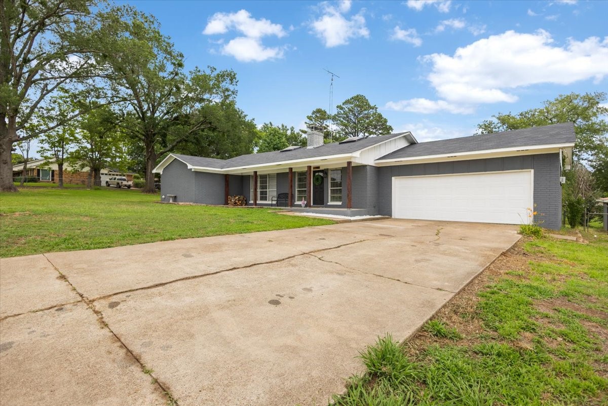 2300 Country Club Drive Canton TX 75103