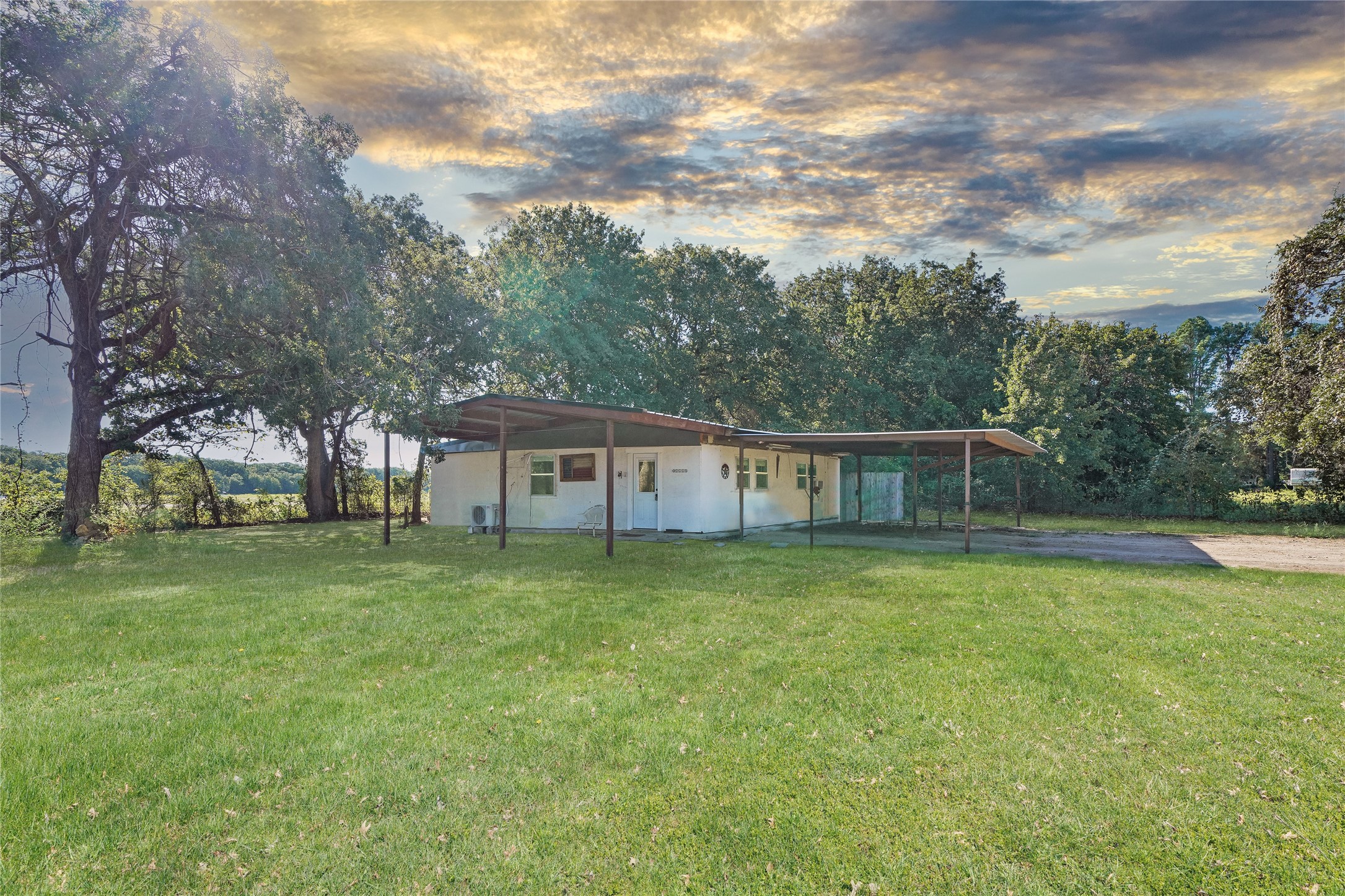 274 County Road 4657 Rhome TX 76078