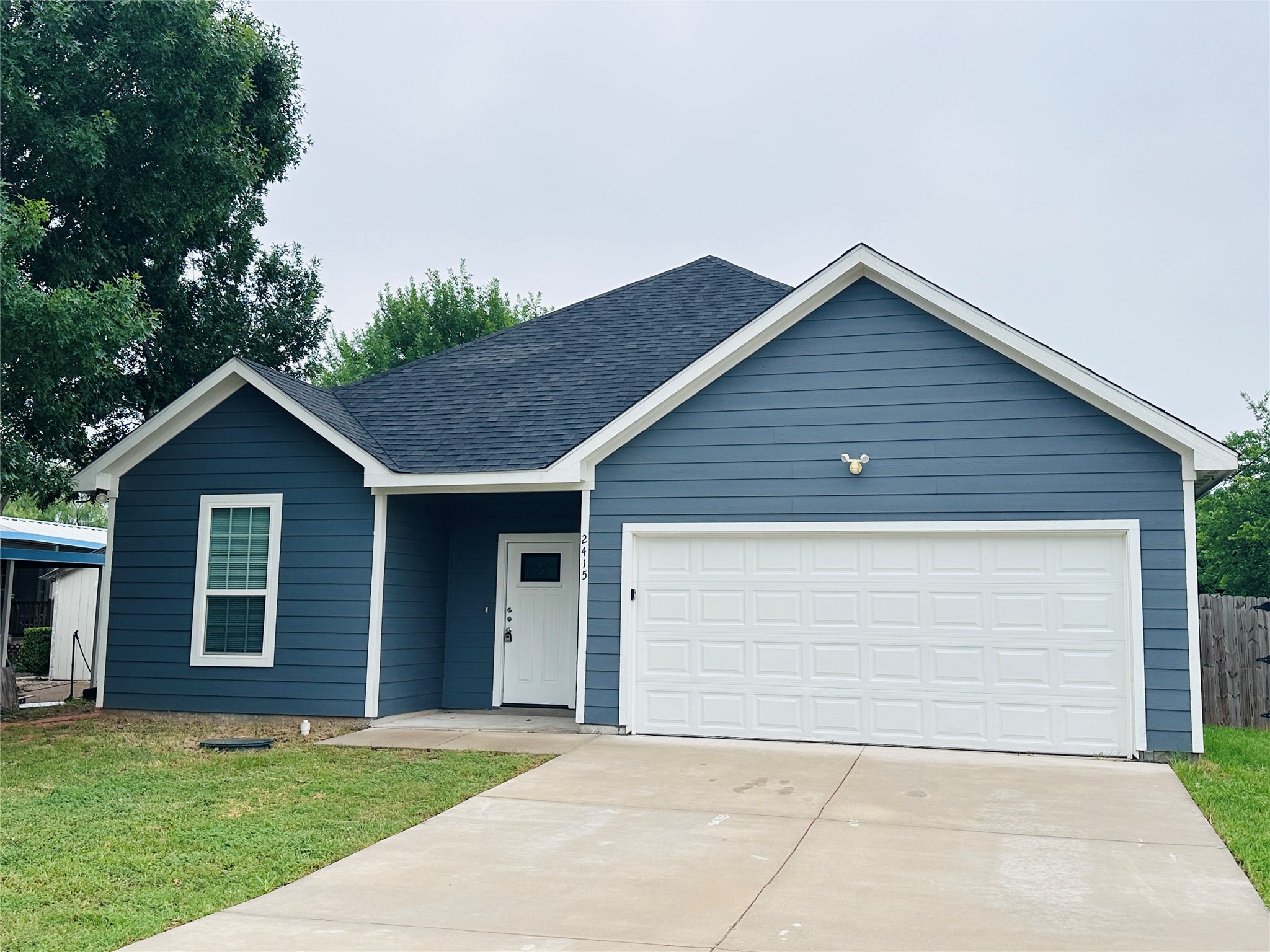 2415 San Gabriel Drive Granbury TX 76048