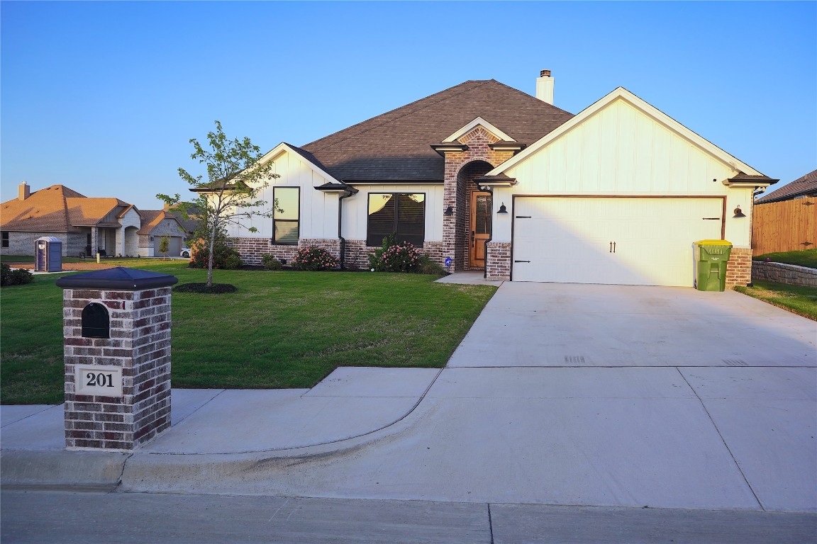 201 Landry Avenue Godley TX 76044