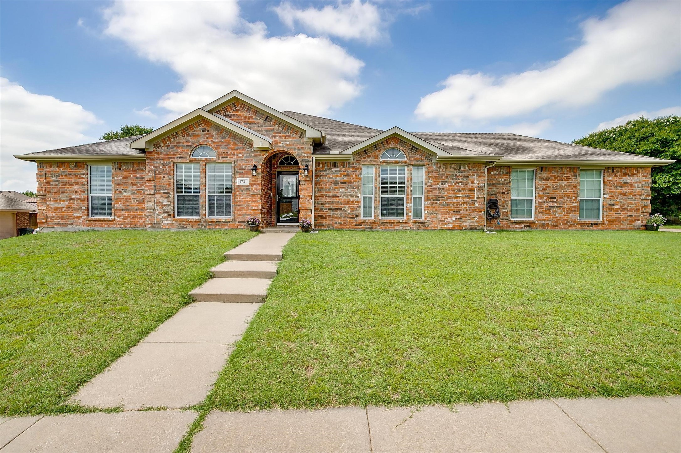 1721 Vista Ridge Drive W Midlothian TX 76065