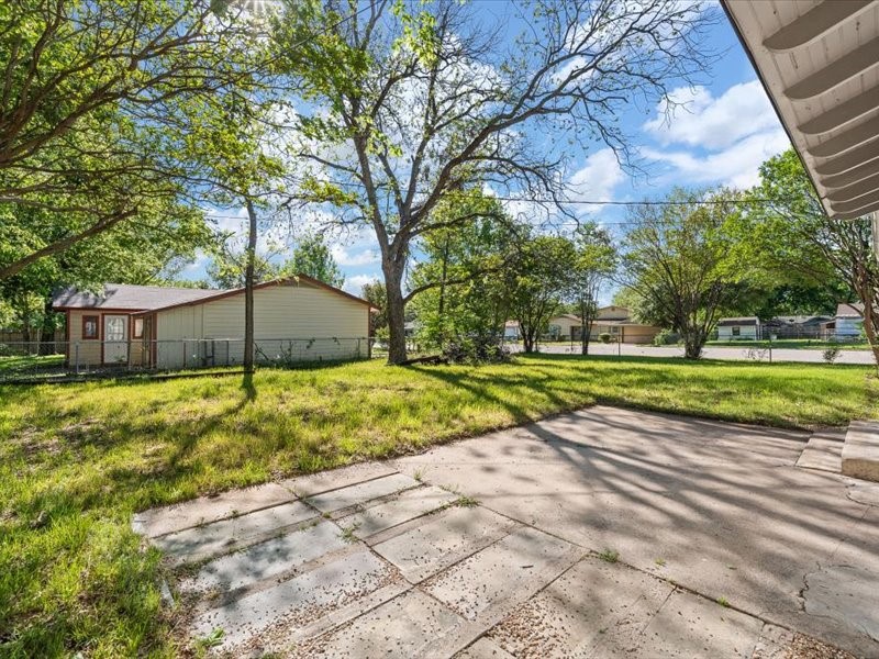 5200 Mcquade Street Haltom City TX 76117