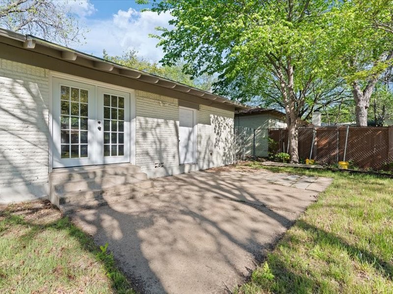 5200 Mcquade Street Haltom City TX 76117